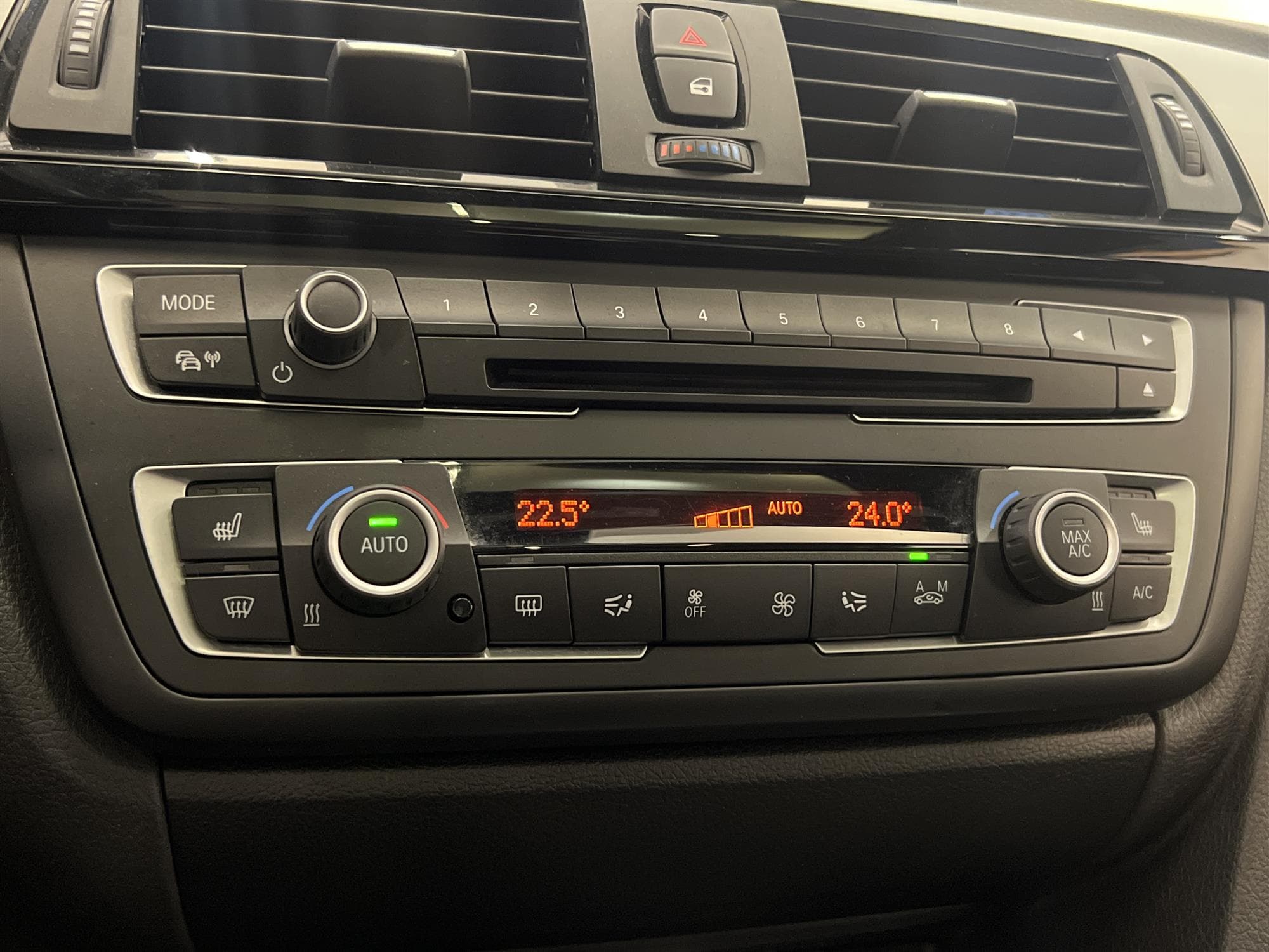 BMW 328i xDrive 245hk Pano M-Värm H/K Navi B-Kam Skinn PDC