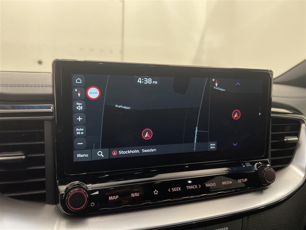 Kia ProCeed GT 1.6 T-GDi 204hk Cockpit Pano JBL Navi B-Kaminteriör