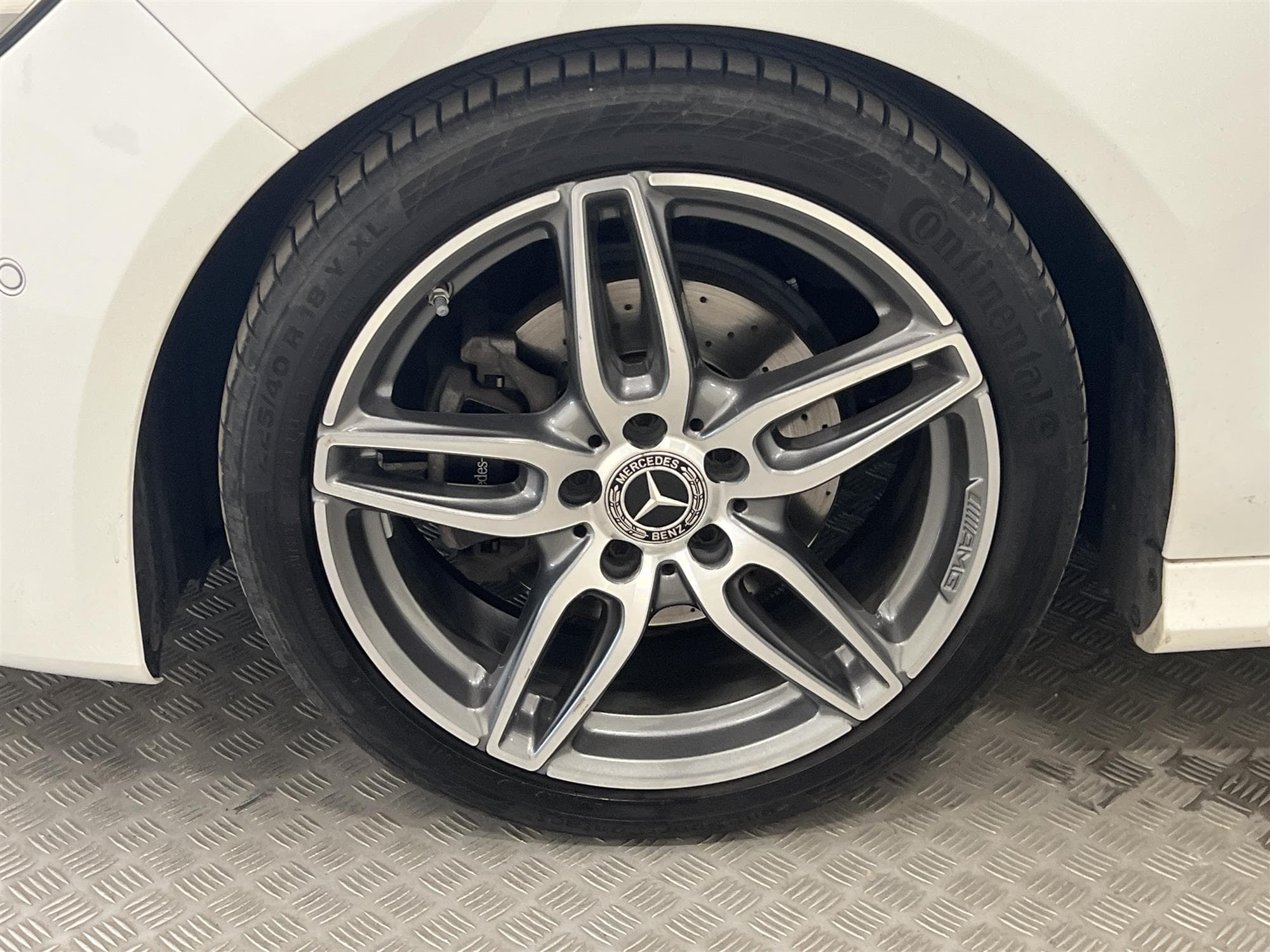 Mercedes-Benz CLA 180 122hk SB AMG Sport Panorama B-Kamera 