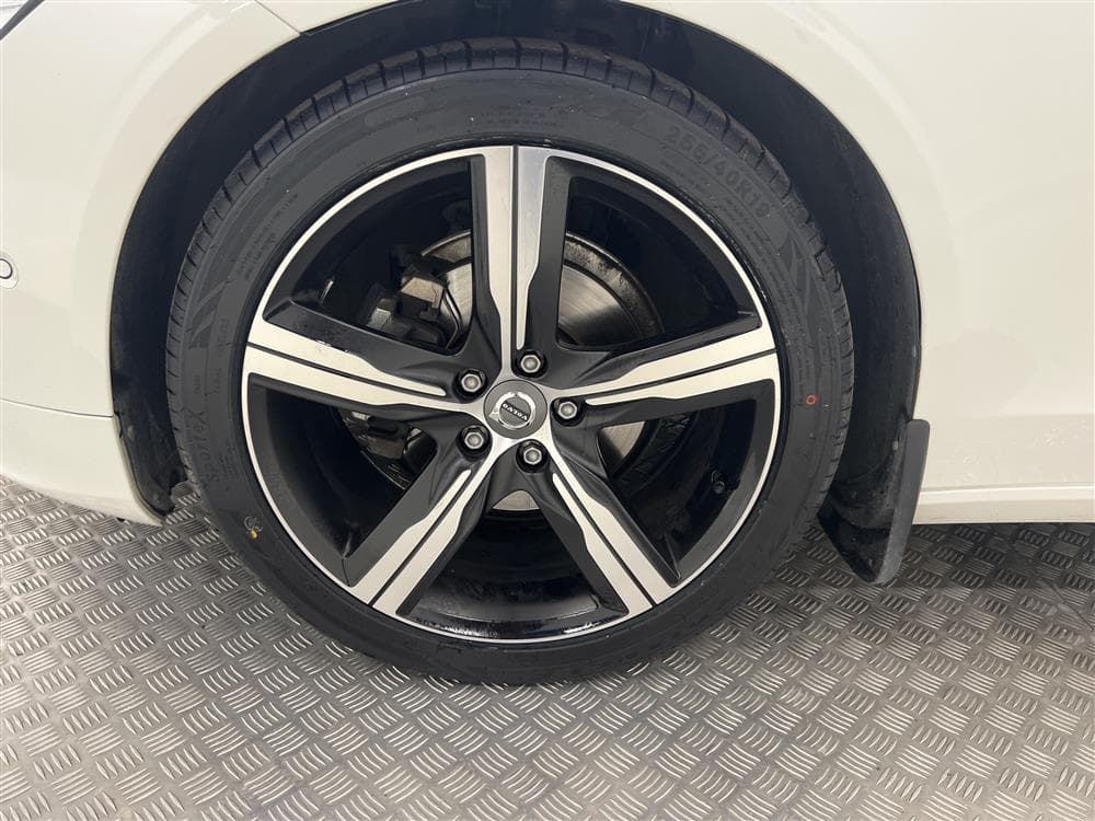 Volvo S90 D4 190hk AWD R-Design T-lucka D-Värm VOC 0,47l/milinteriör