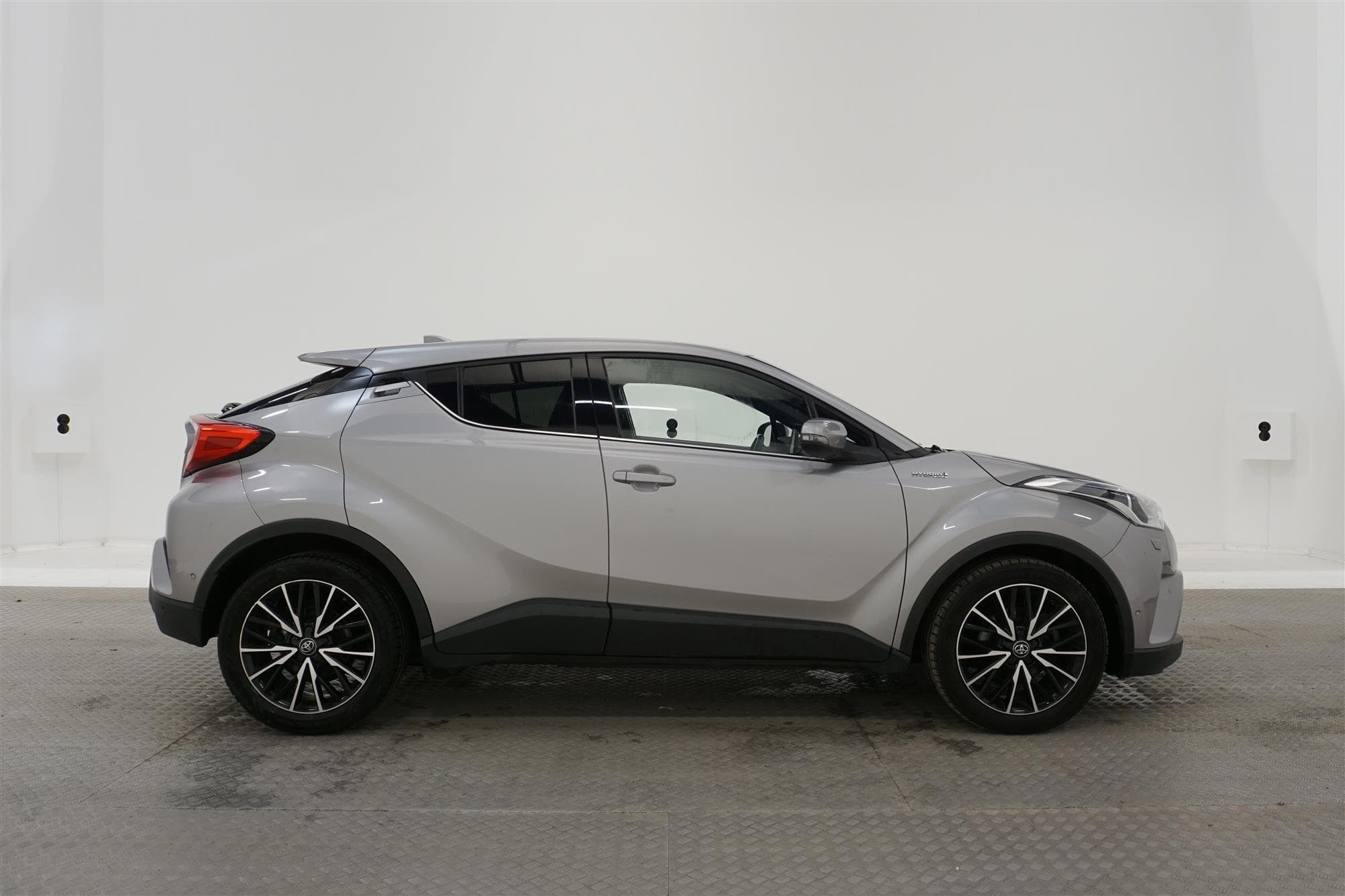 Toyota C-HR Hybrid 122hk JBL Navigator B-Kamera 0,39L/mil