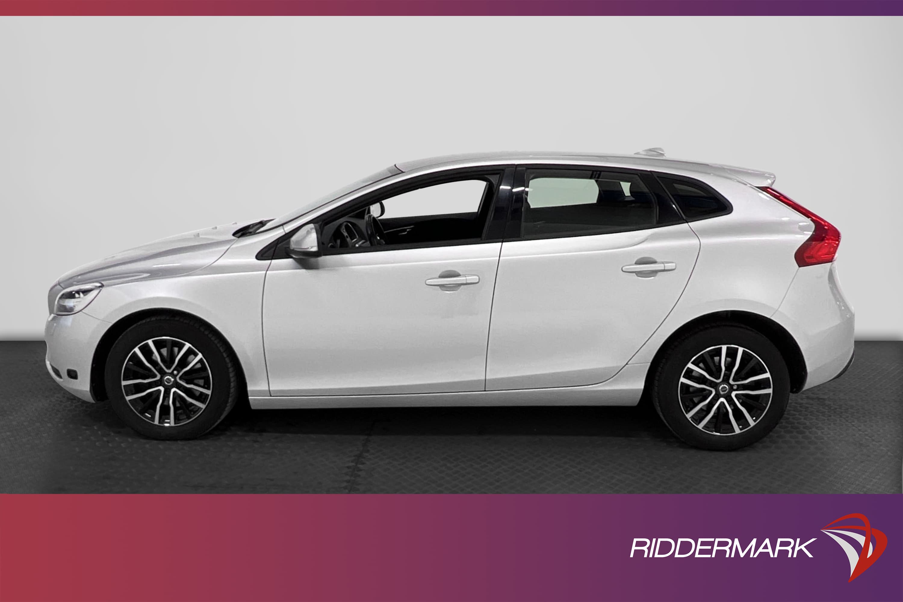 Volvo V40 T2 122hk
