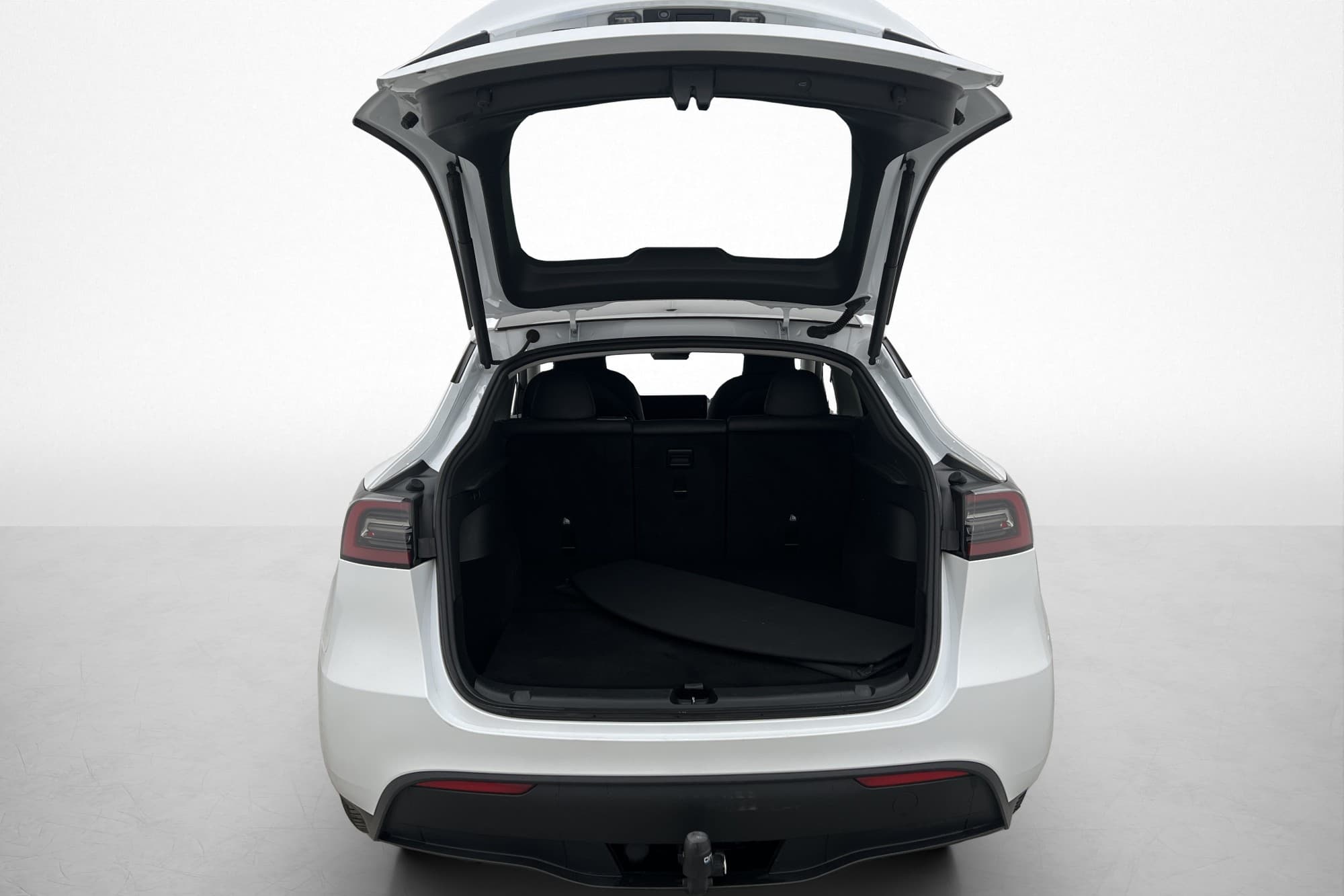 Tesla Model Y Standard Range AP Pano Kamera Drag Moms AP