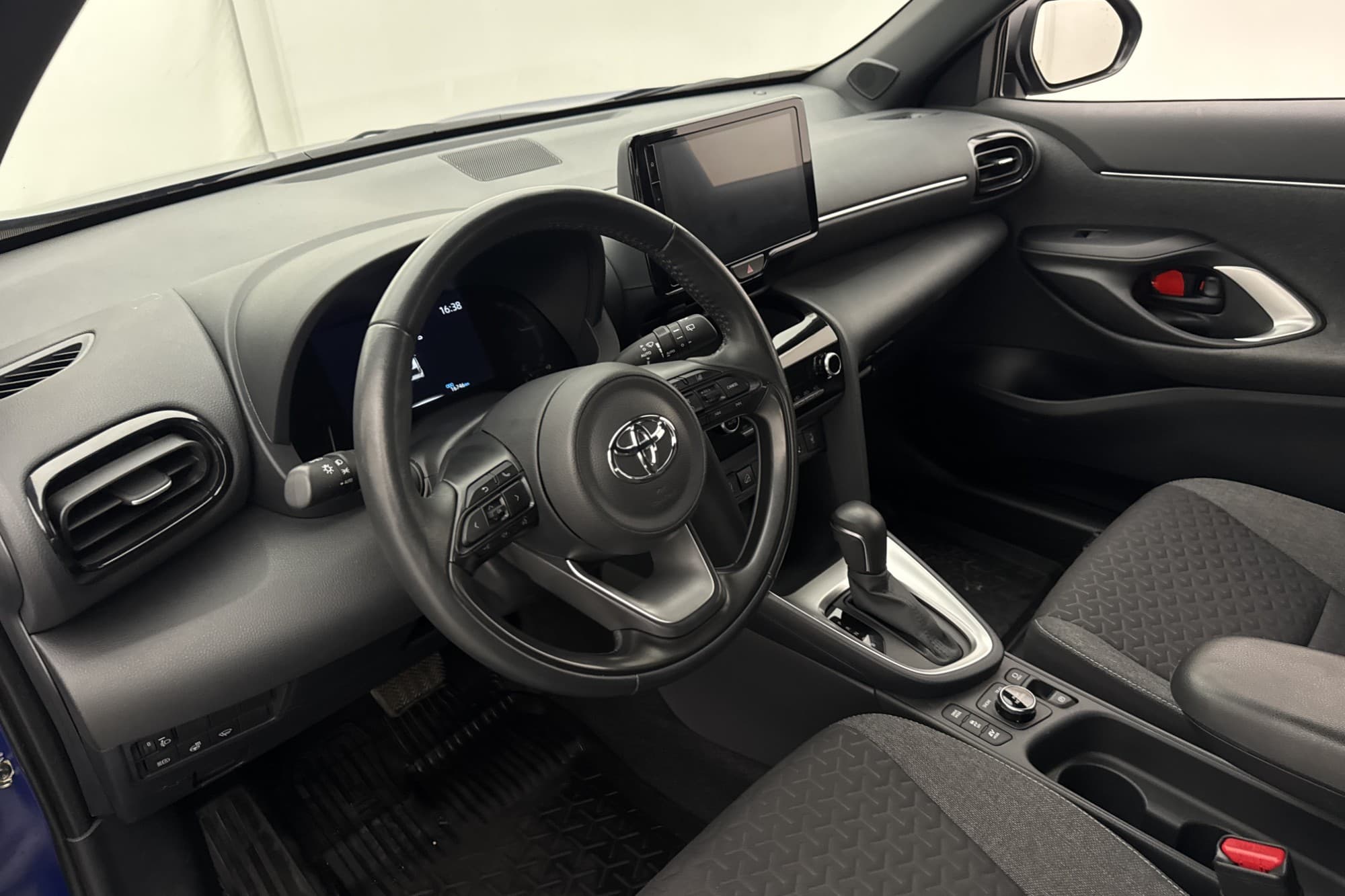 Toyota Yaris Cross Hybrid AWD Active Plus Kamera Rattvärme