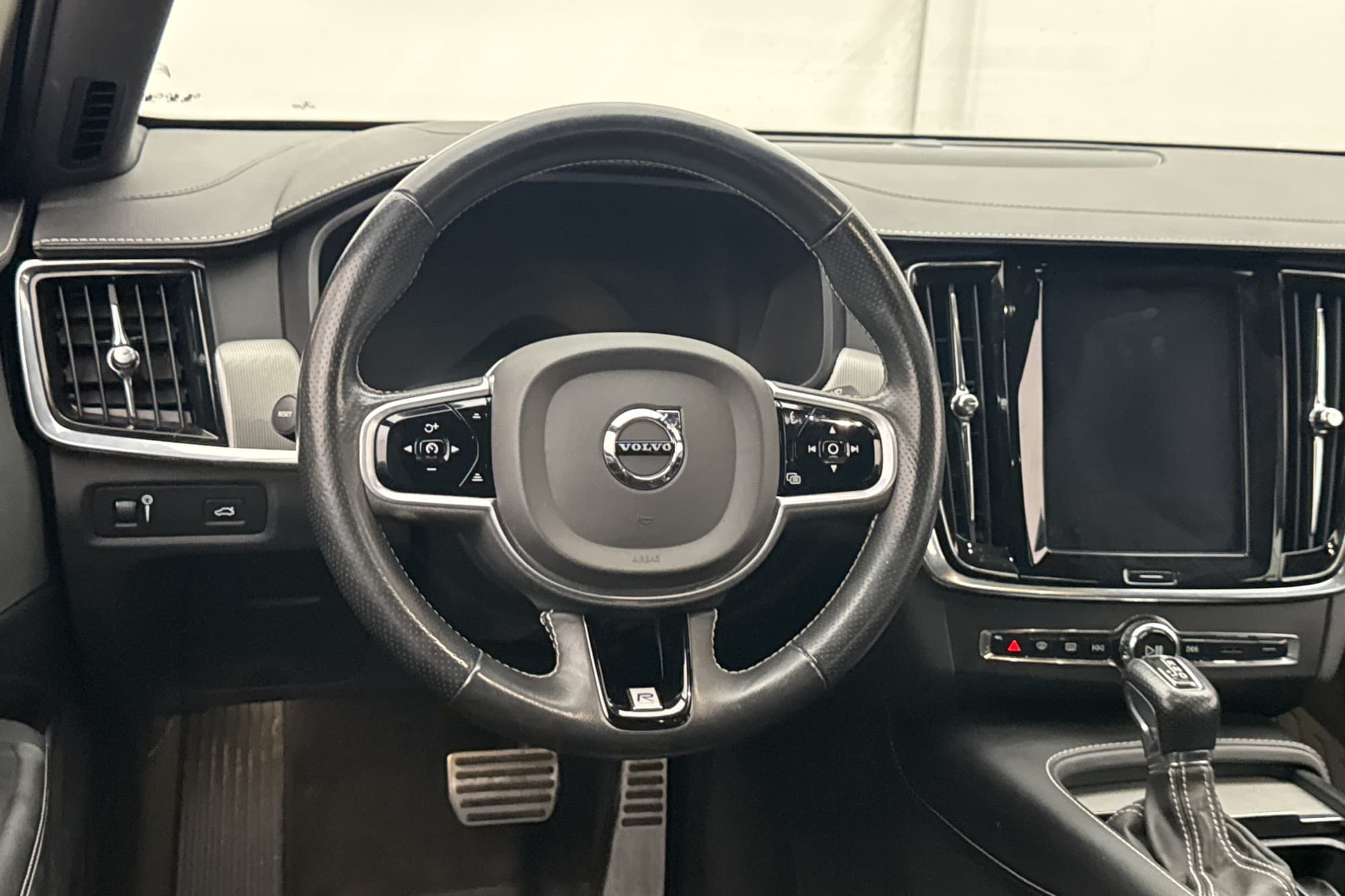 Volvo V90 T4 190hk R-Design VOC Navigation Halvskinn