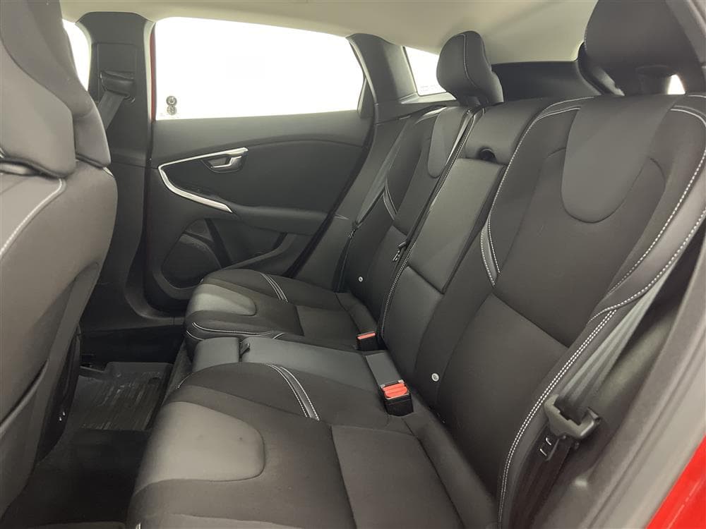 Volvo V40 D2 120hk Advanced B-kam VOC PDC Facelift 0,38l/milinteriör