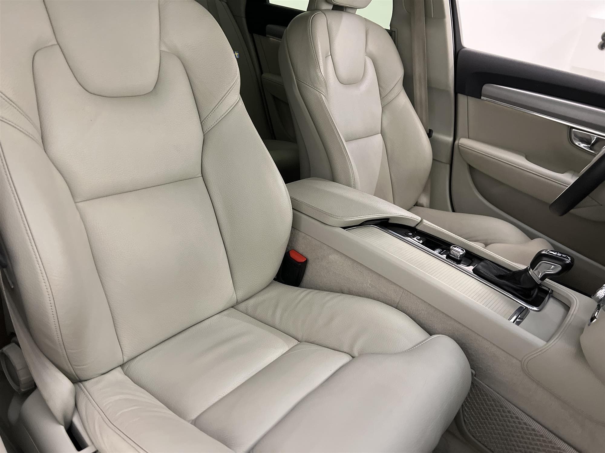 Volvo V90 D3 AWD 150hk Momentum Advanced VOC D-Värm Drag