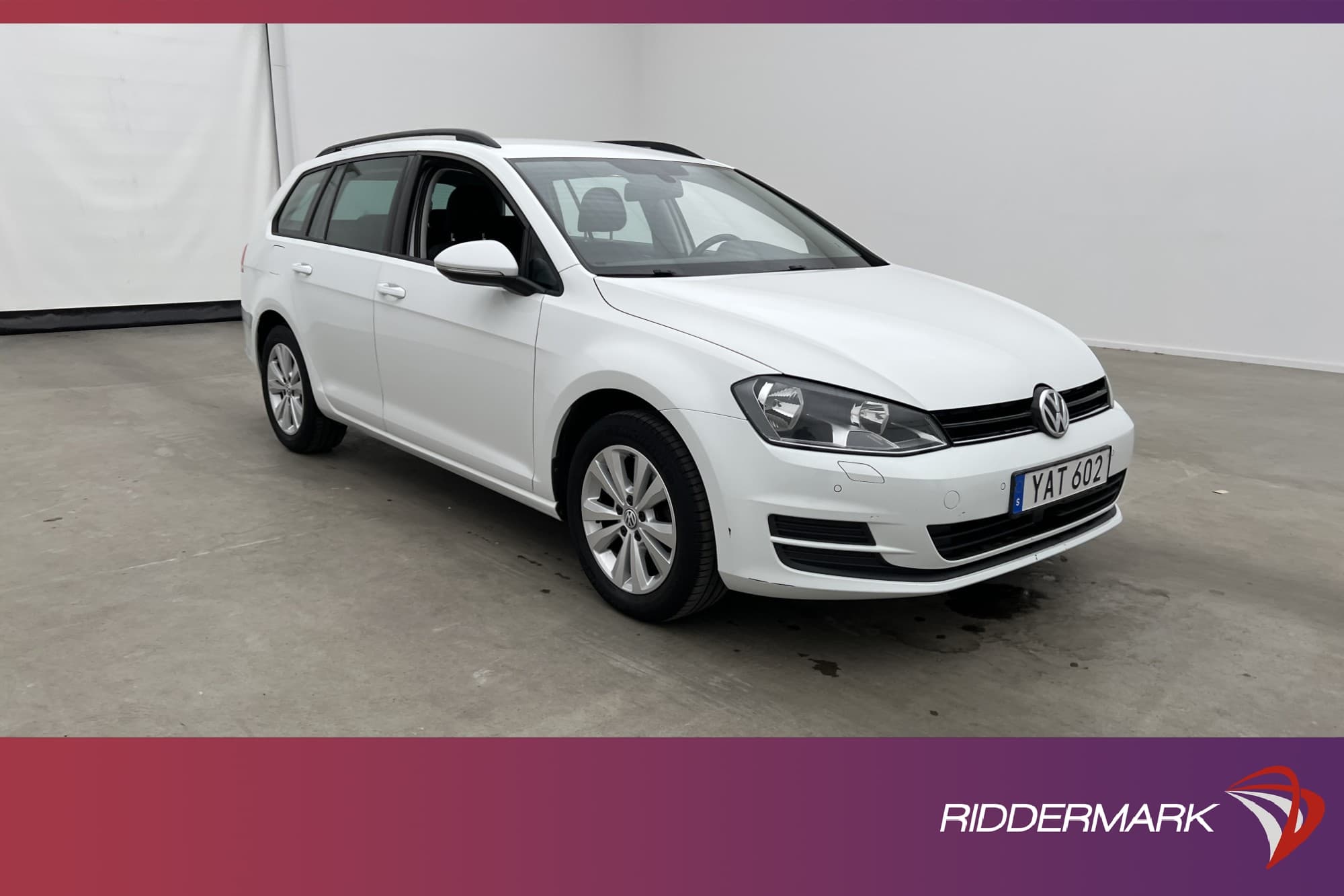 Volkswagen Golf Sportscombi 110hk Värmare Dragkrok CarPlay