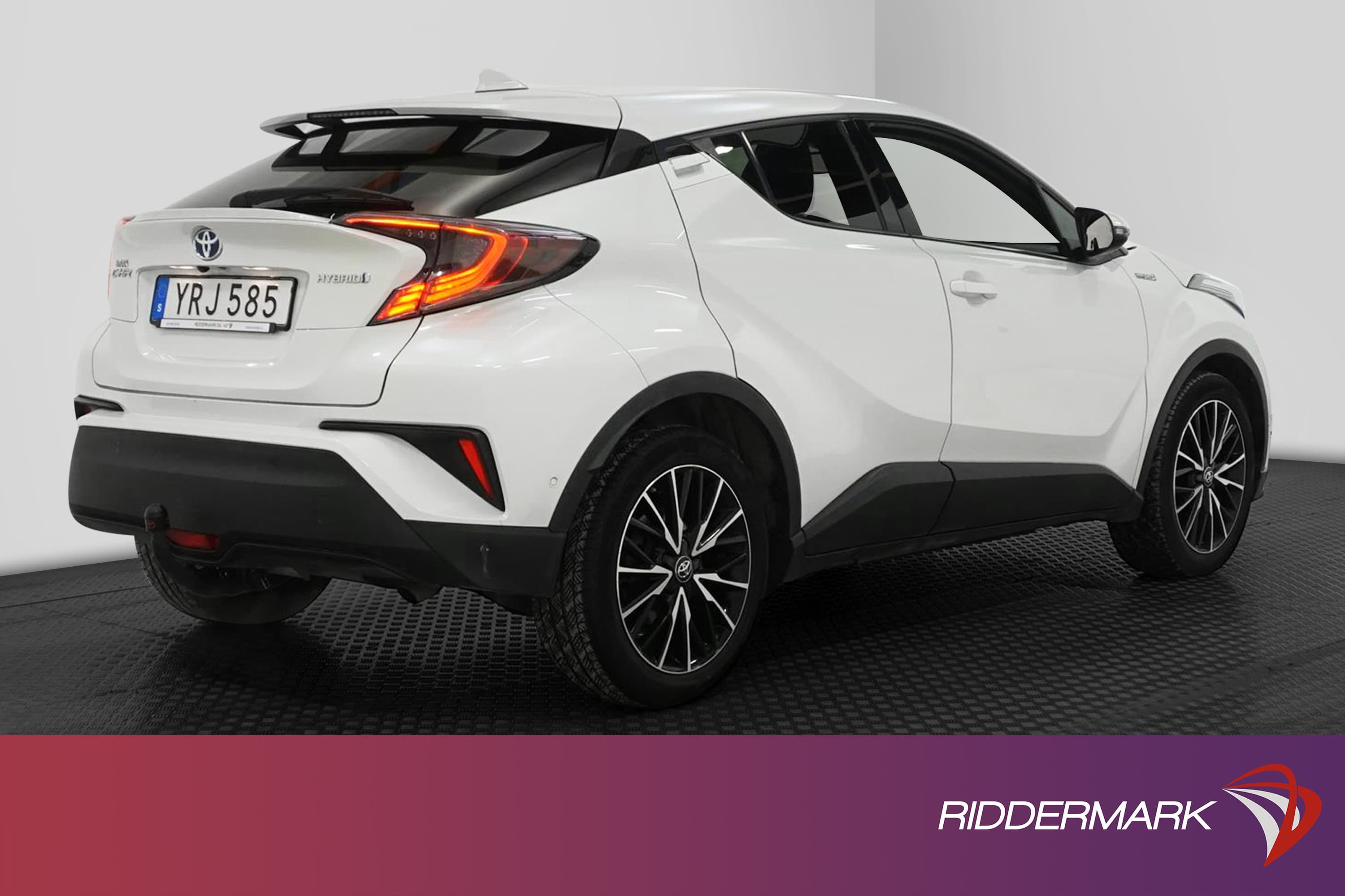 Toyota C-HR  Hybrid 122hk Executive JBL Navi Skinn Dragkrok