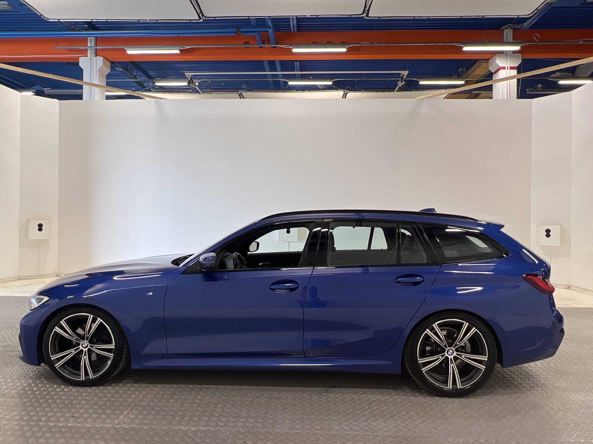 BMW 320d xDrive M-Sport Innovation Pano B-kam H/K Drag
