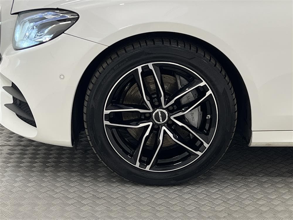 Mercedes-Benz E 220d 4M 194hk AMG Pano Wide. Värmare 360°