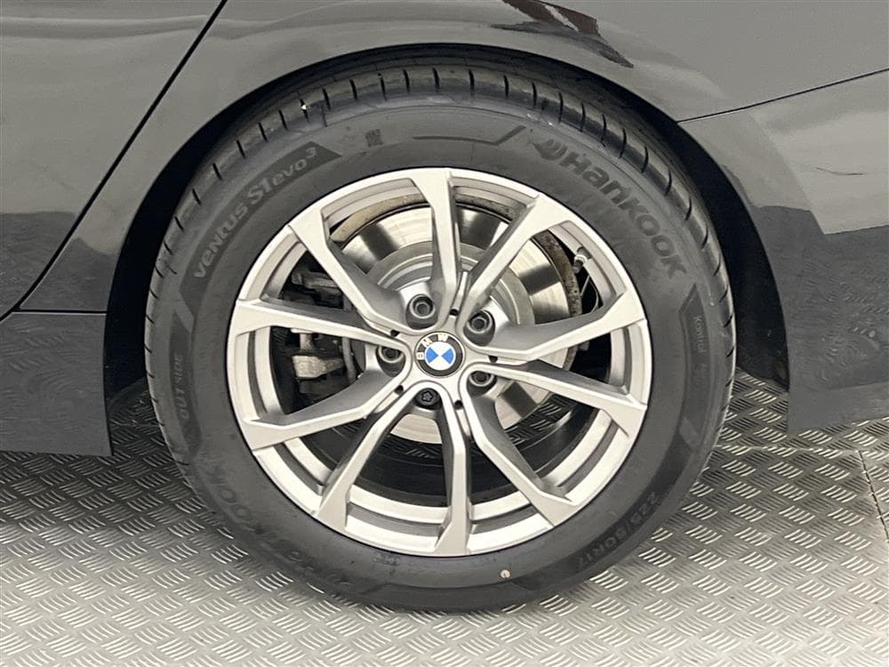 BMW 320d 190hk xDrive Sport line Skinn Cockpit Navi Draginteriör