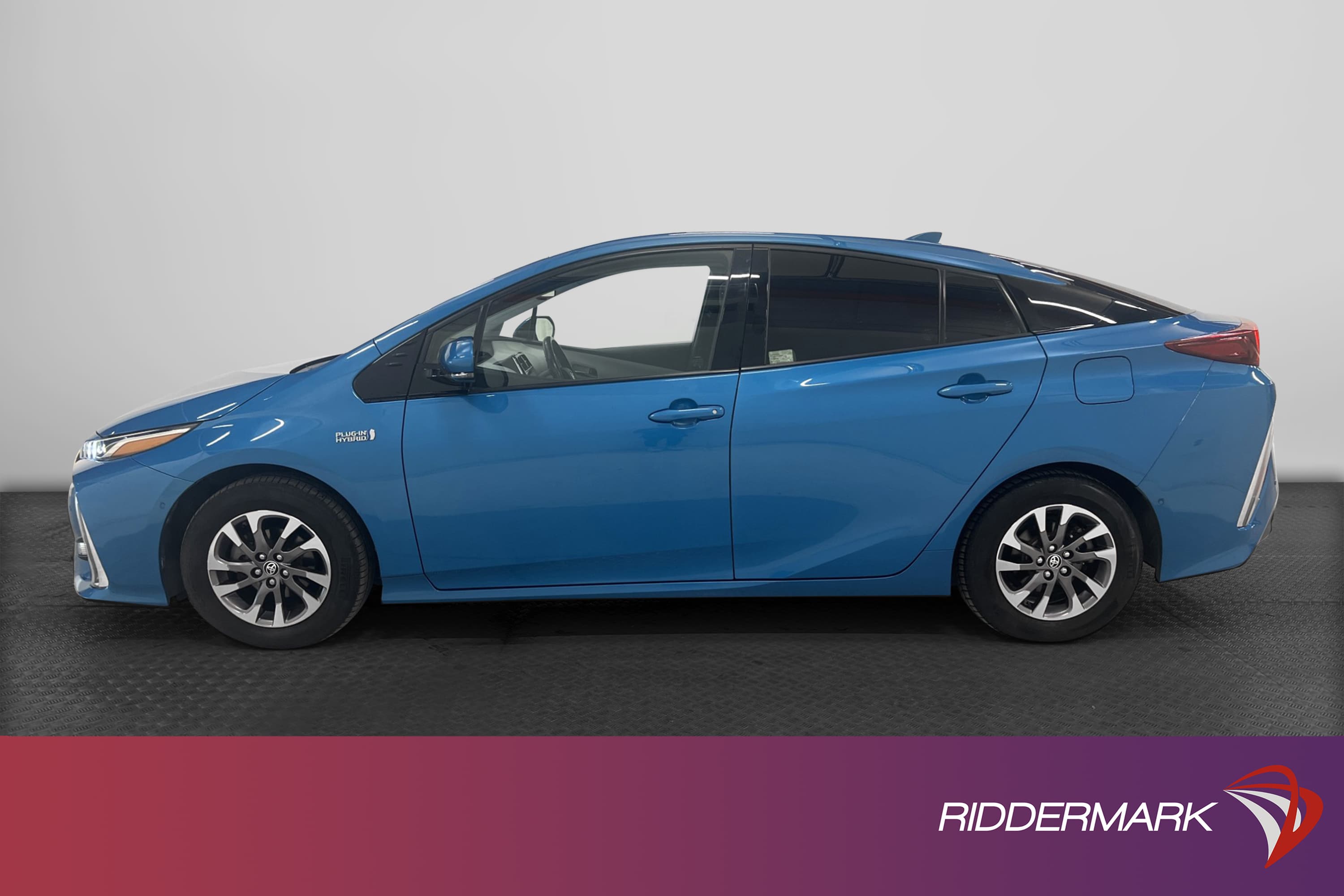 Toyota Prius 1.8 Plug-In 123hk