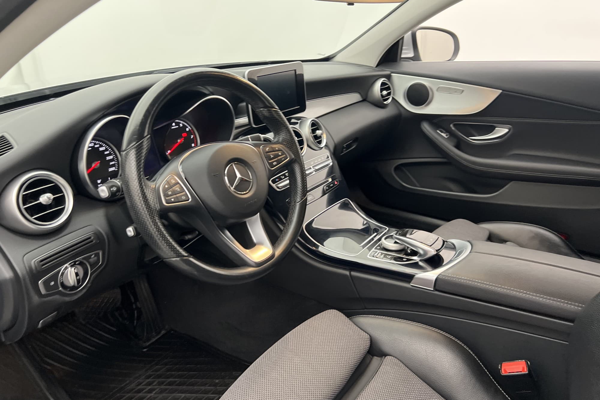 Mercedes-Benz C 200 Coupé 184hk Kamera H-skinn P-Sensor