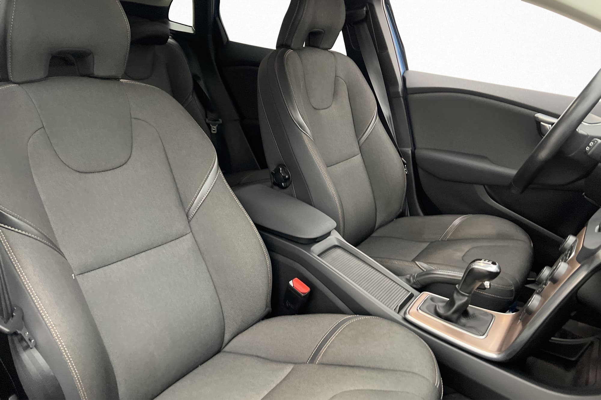 Volvo V40 Cross Country T3 152hk Momentum Bluetooth Sensorer