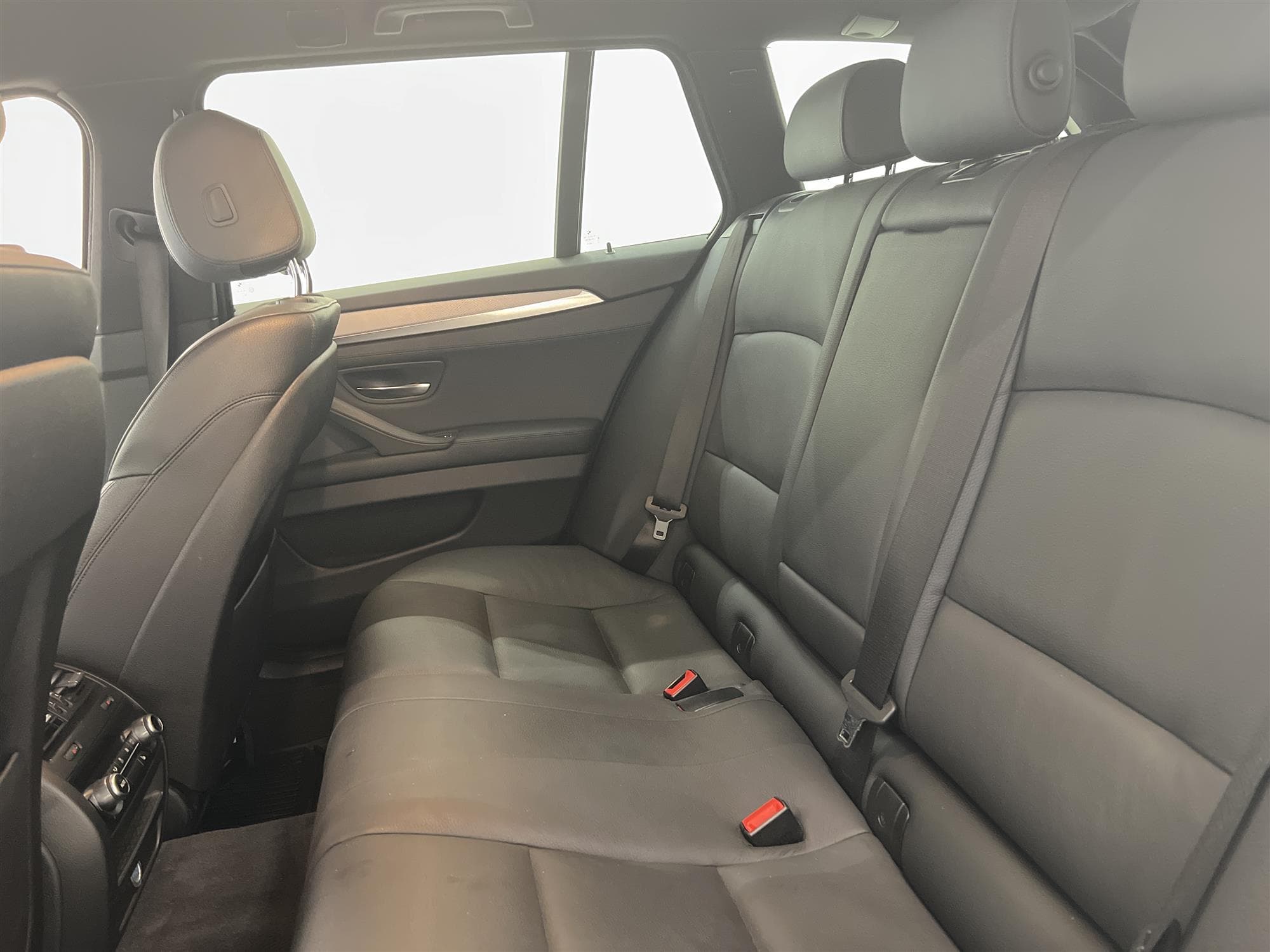 BMW 520d 190hk xDrive M Sport D-värm HiFi Skinn Navi