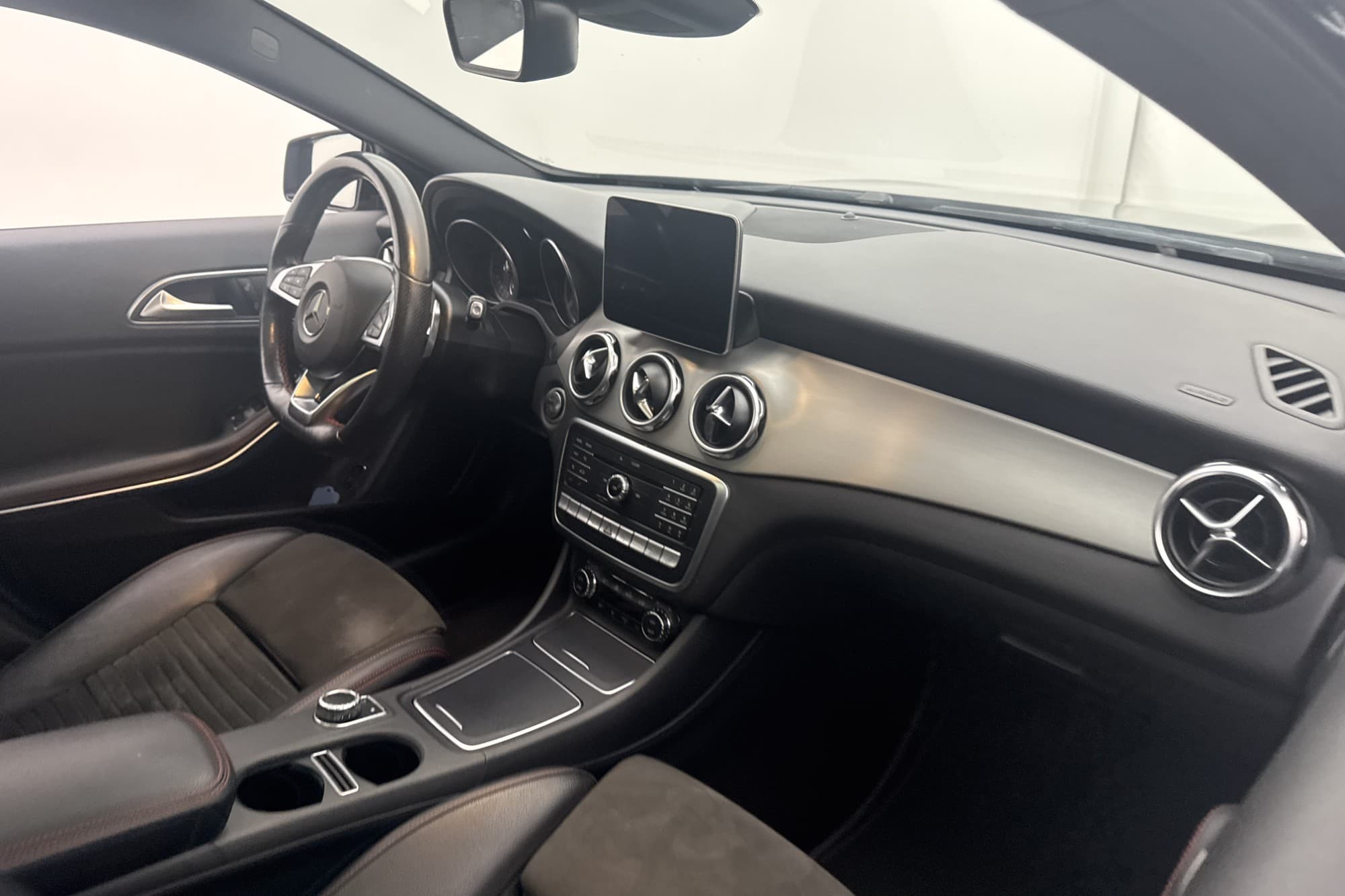 Mercedes-Benz GLA 250 4M 211hk AMG Night Pano GPS B-kam Drag