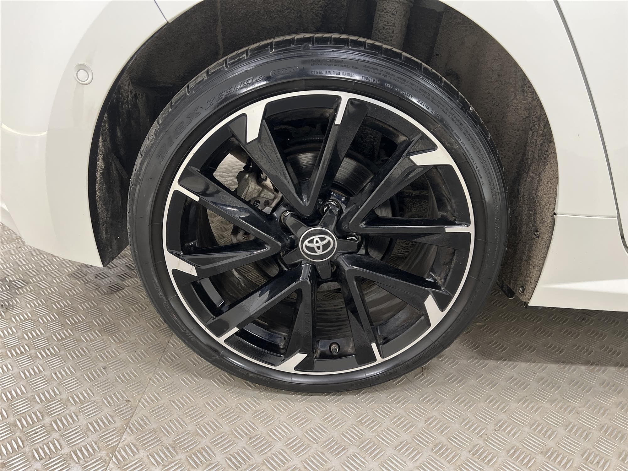 Toyota Corolla Hybrid 184hk GR Sport M&K-Värm Navi 0,4L/mil
