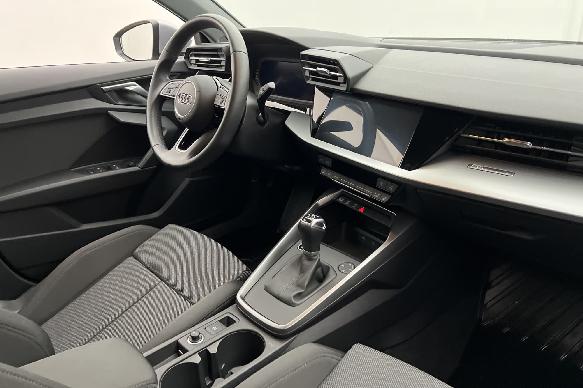 Audi A3 30 TFSI 110hk Comfort Cockpit B-Kamera Adaptiv-fart