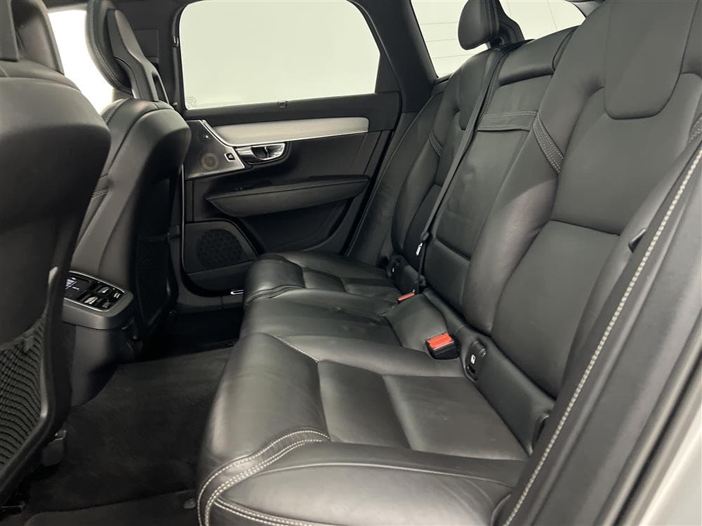 Volvo V90 D5 AWD Inscription VOC Pano B&W 360° HUD 0,49L/Mil