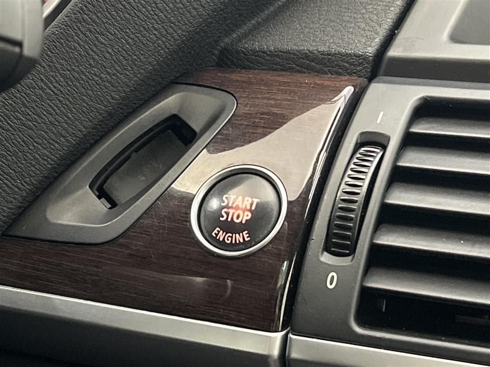 BMW X6 30d E71 235hk Skinn HuD T-lucka B-kam Drag Nyservadinteriör