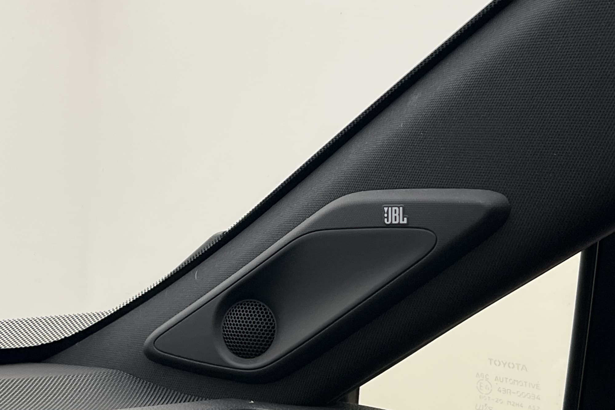 Toyota RAV4 Hybrid AWD 222hk Style JBL B-Kamera Dragkrok