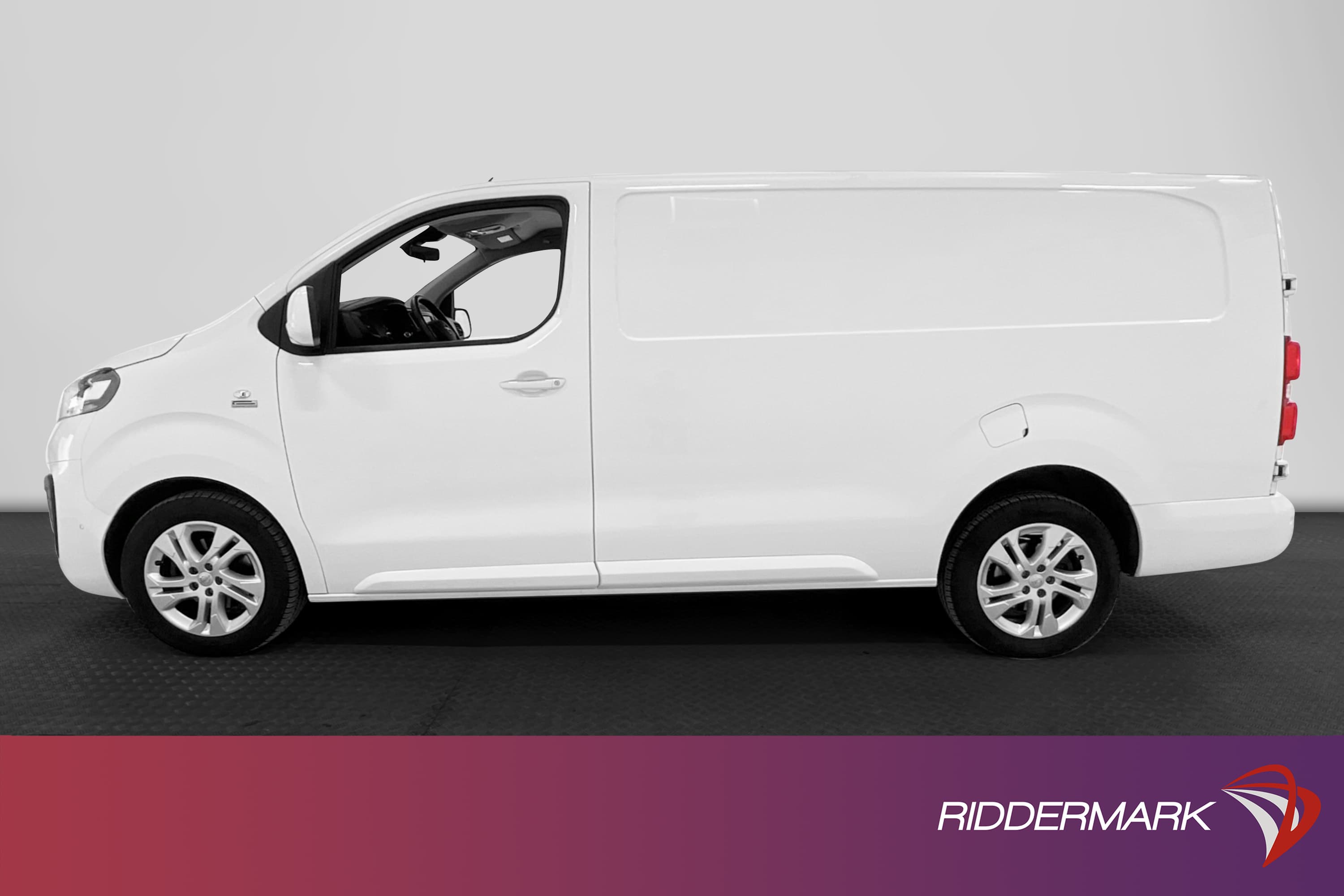 Opel Vivaro L3 2.0 177hk Automat Dragkrok Värmare Moms