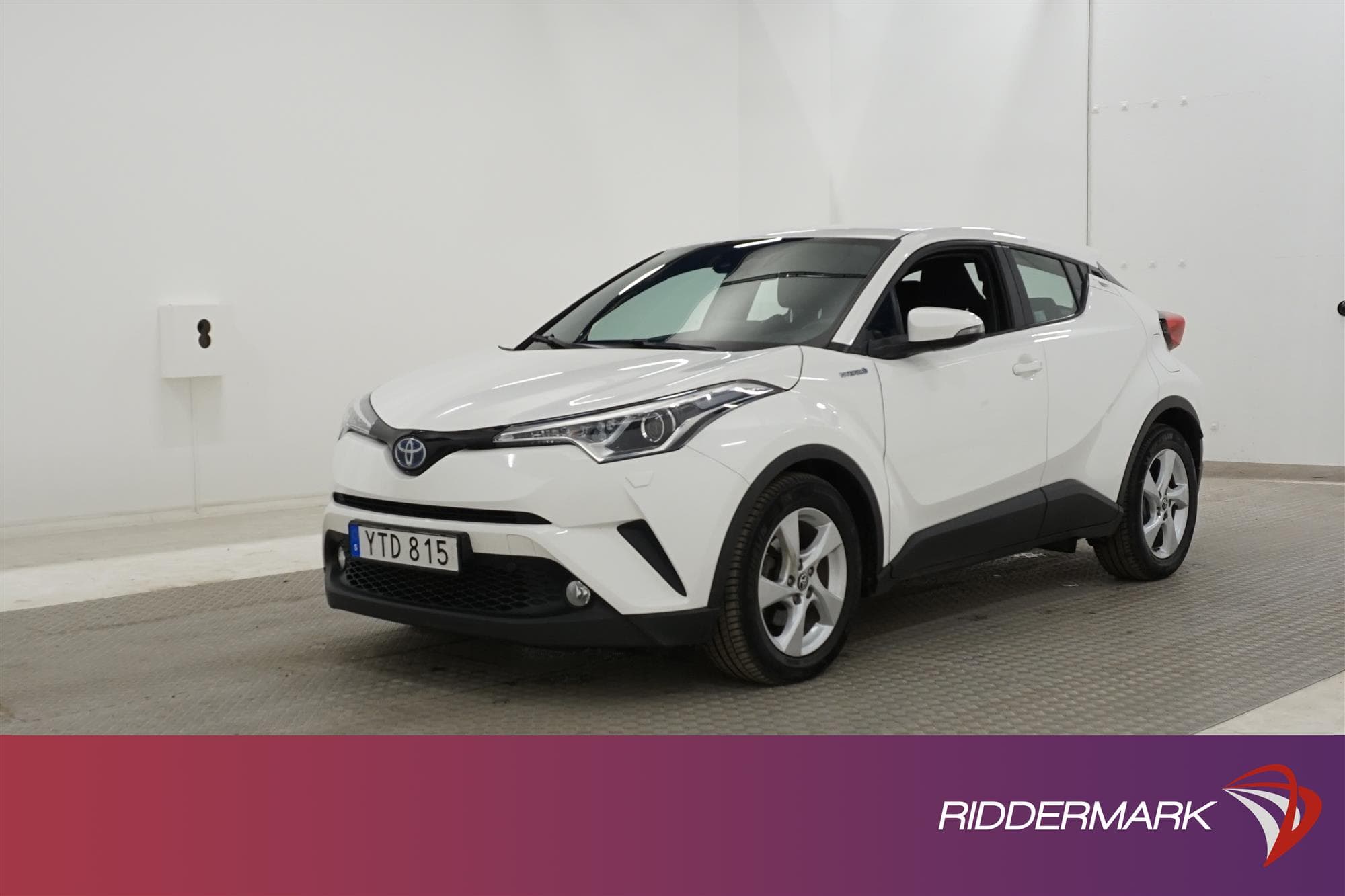 Toyota C-HR Hybrid CVT 122hk