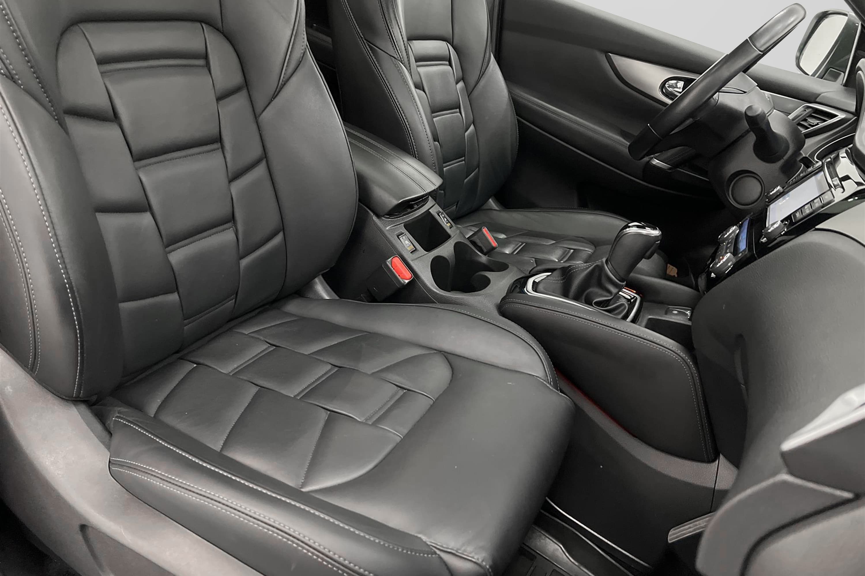 Nissan Qashqai 1.2 DIG-T 115hk Tekna+ Pano BOSE Värmare 360°