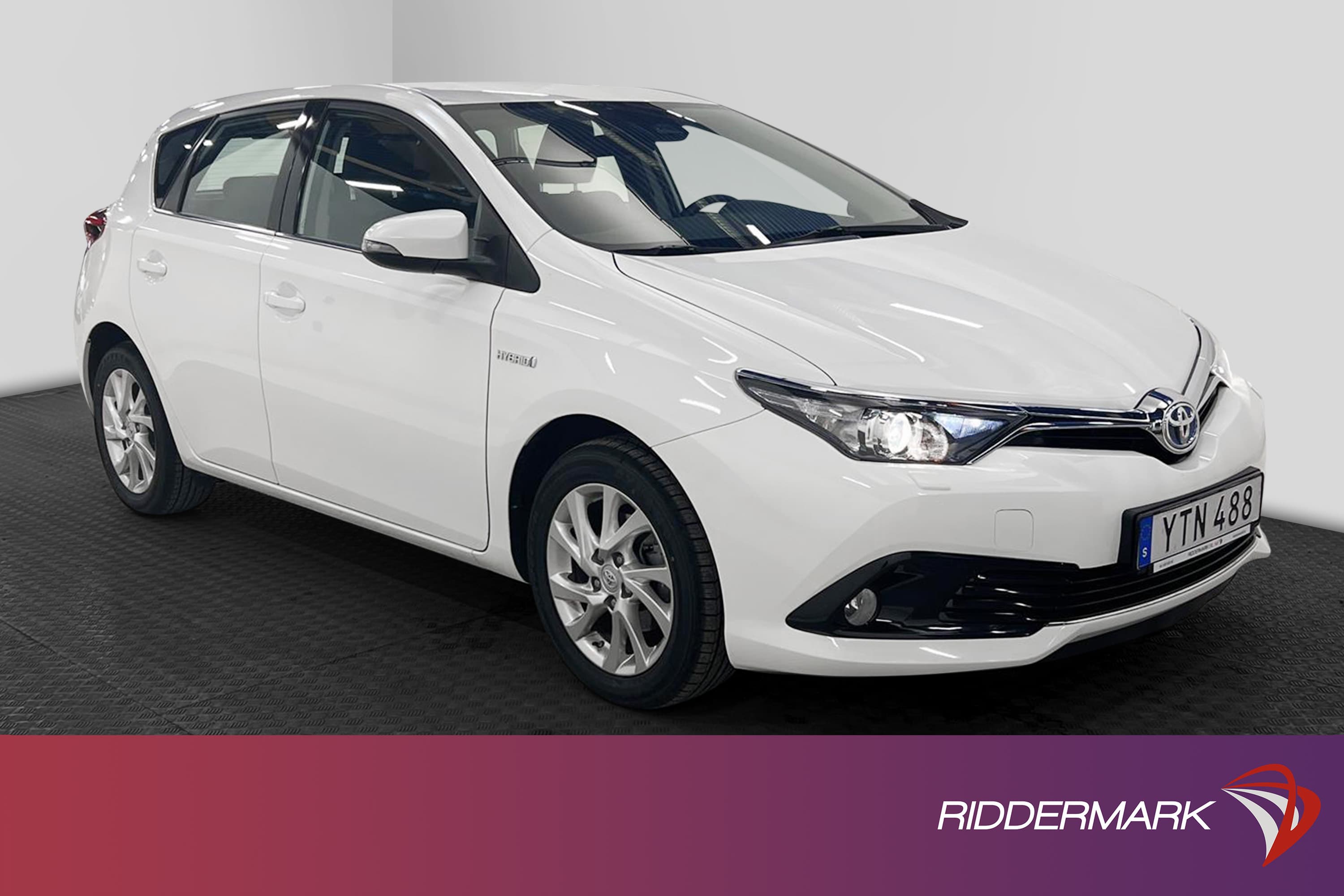 Toyota Auris Hybrid e-CVT 136hk B-Kam Lane Assist 0,35L/mil