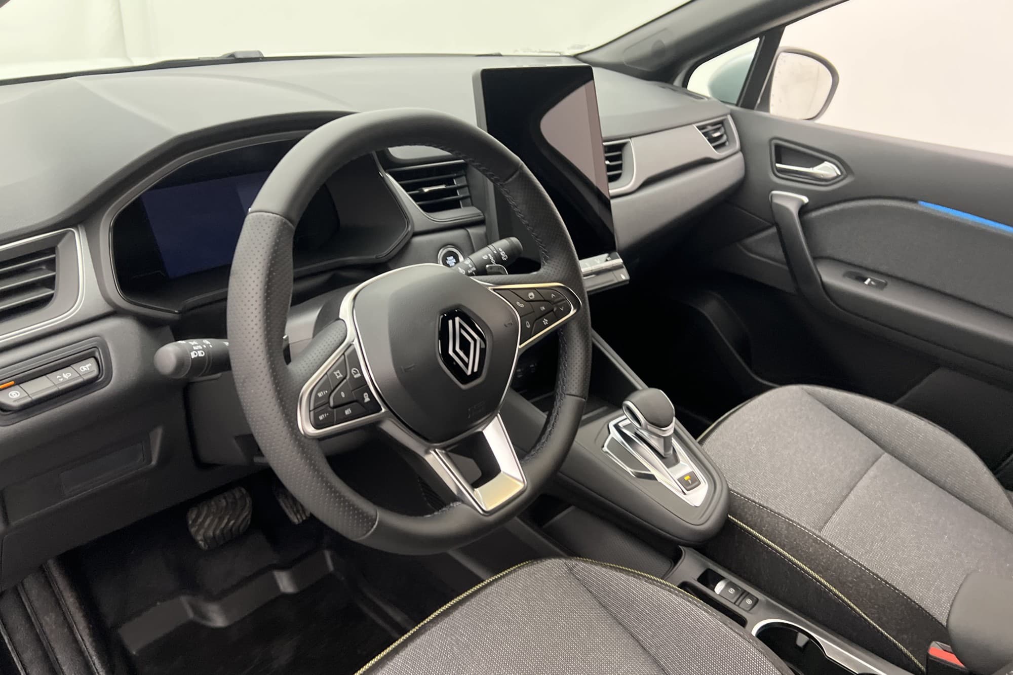 Renault Captur 1.3 TCe 158hk Kamera Carplay Adaptiv Rattvärm