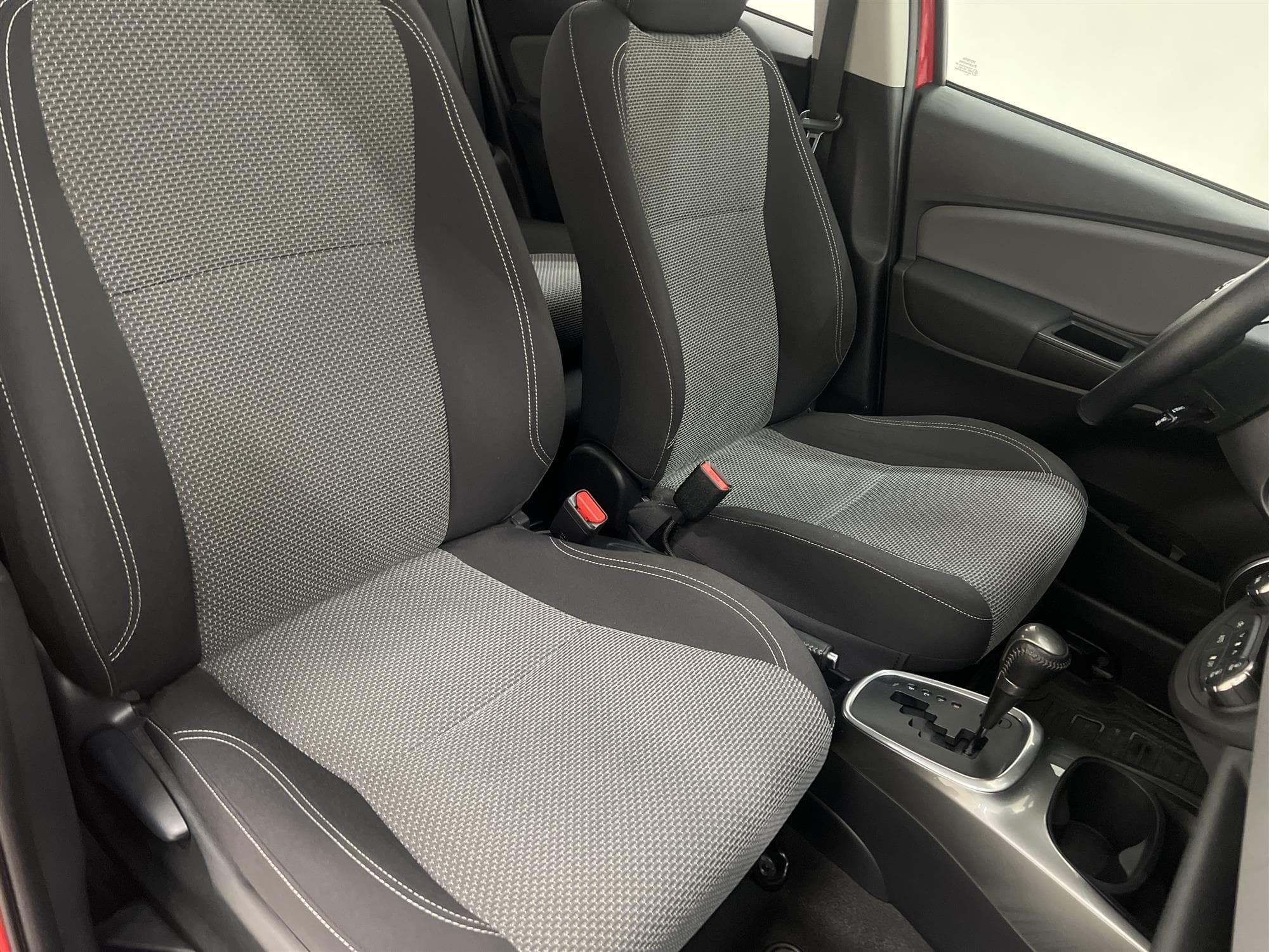 Toyota  Yaris Hybrid e-CVT 101hk B-Kam Låg Skatt 0,33L/mil