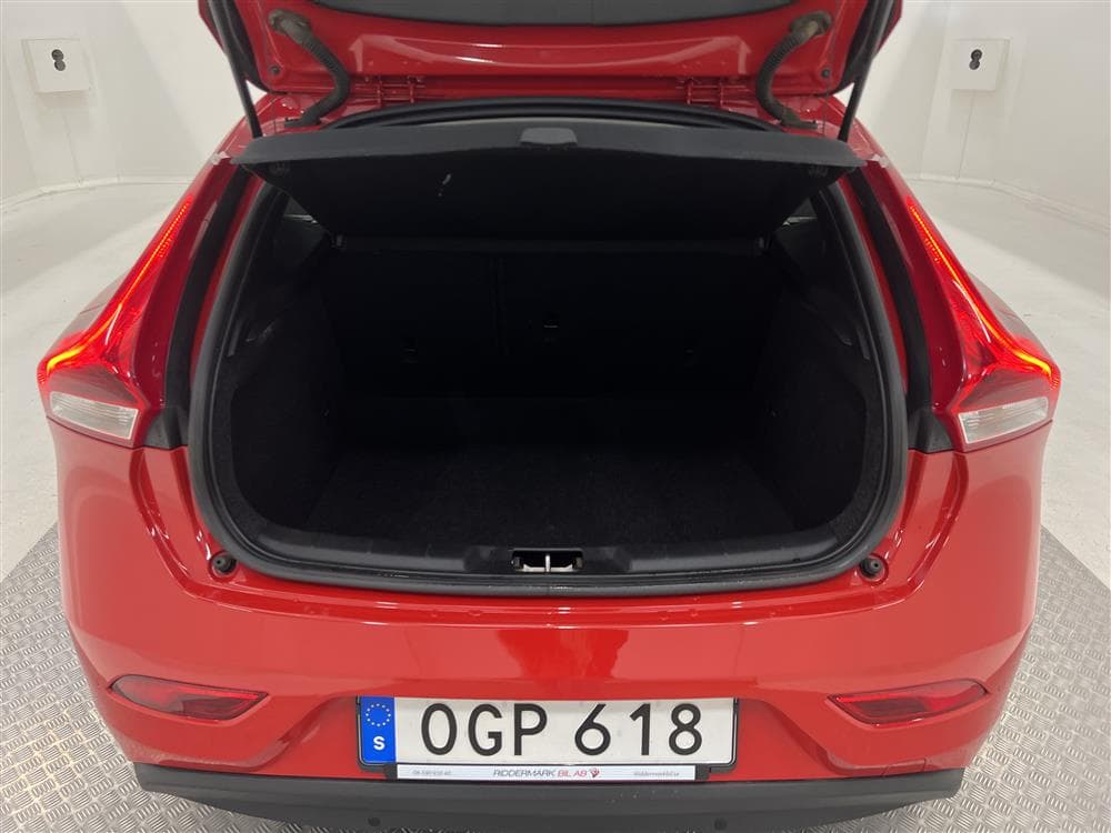 Volvo V40 D2 120hk Advanced B-kam VOC PDC Facelift 0,38l/milinteriör