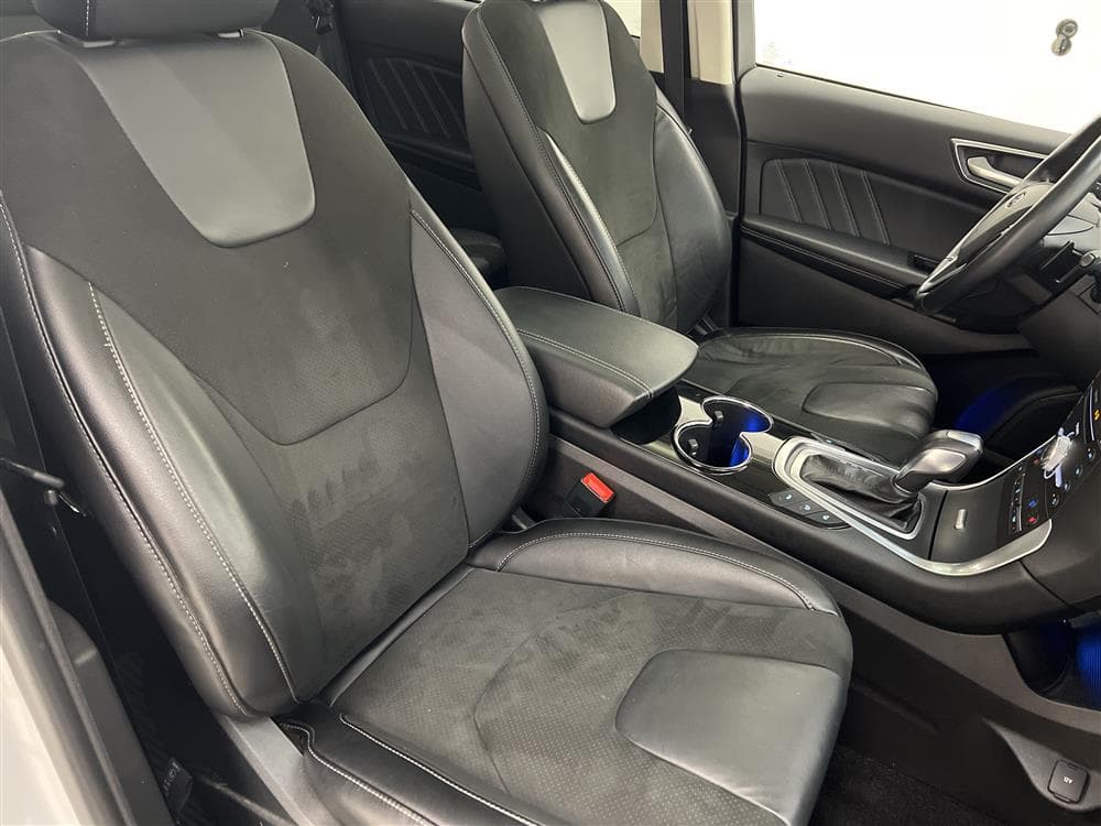 Ford Edge 2.0 TDCi 210hk D-Värm Pano B-Kamera Navi Draginteriör