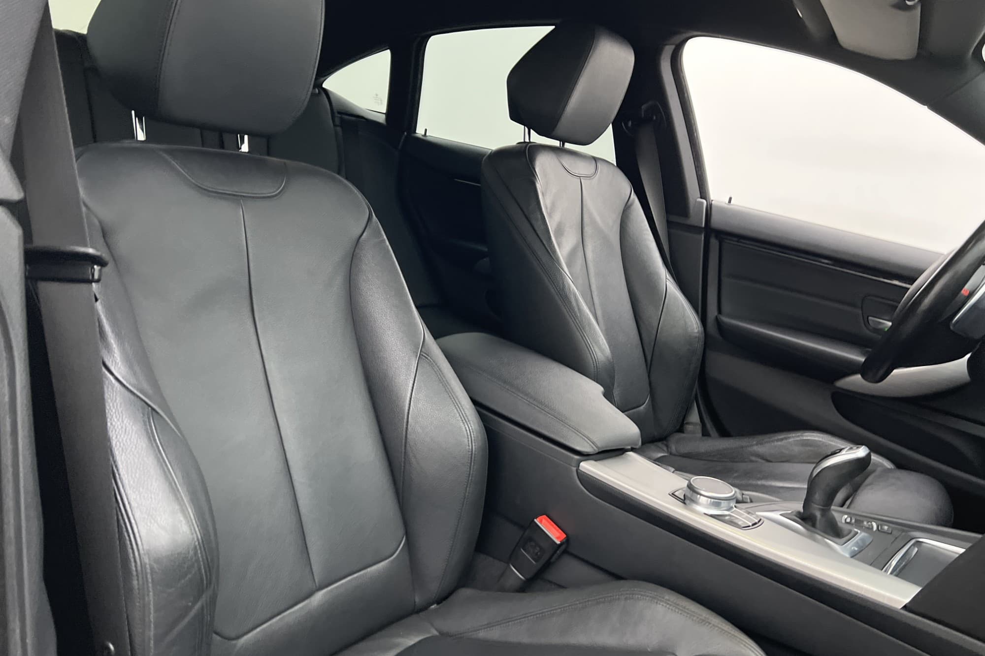 BMW 420 d xDrive Gran Coupé Sport line  Cockpit HiFi Kamera