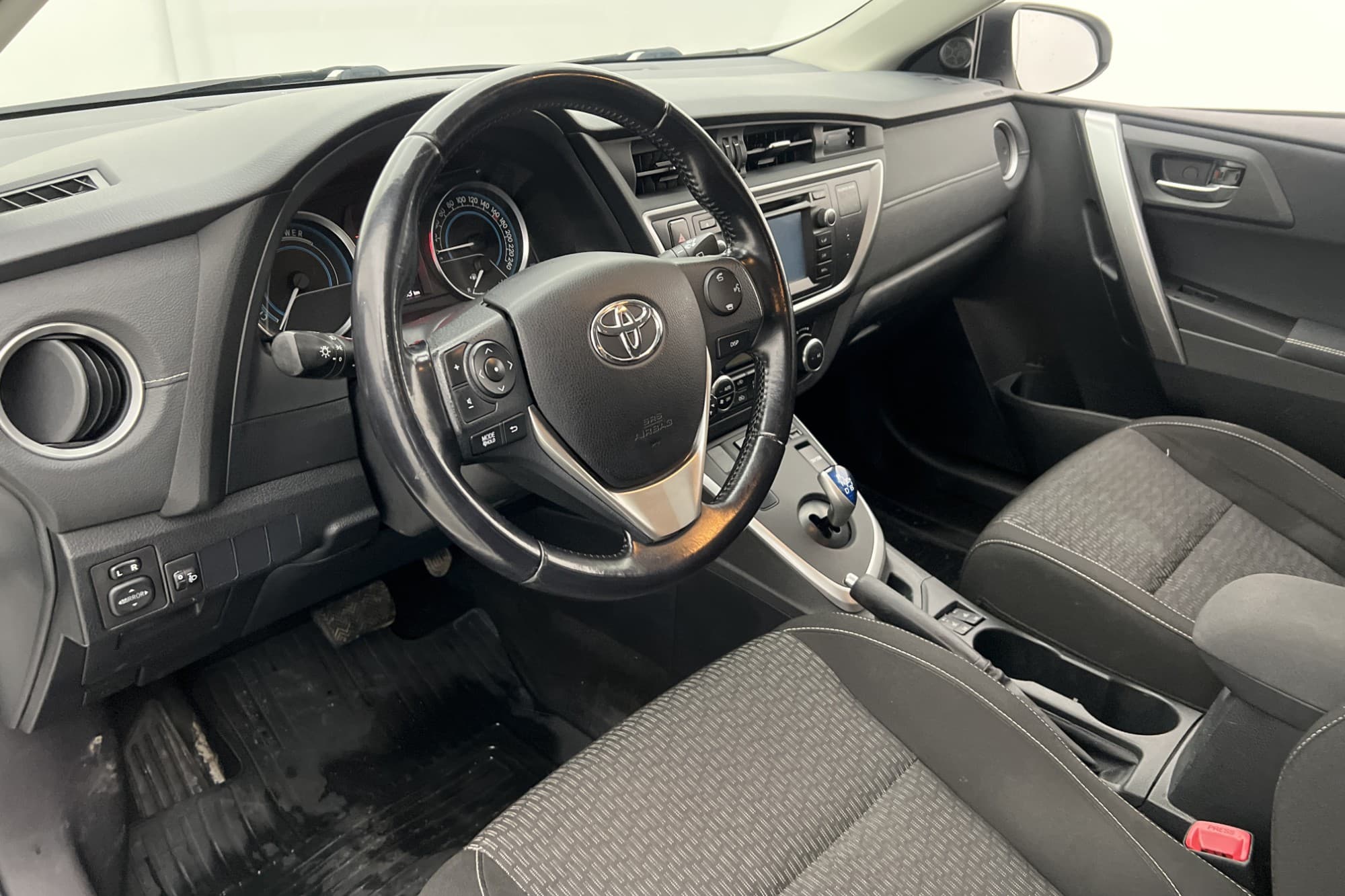 Toyota Auris Hybrid 136hk M&K-Värmare Kamera 0,39l/Mil