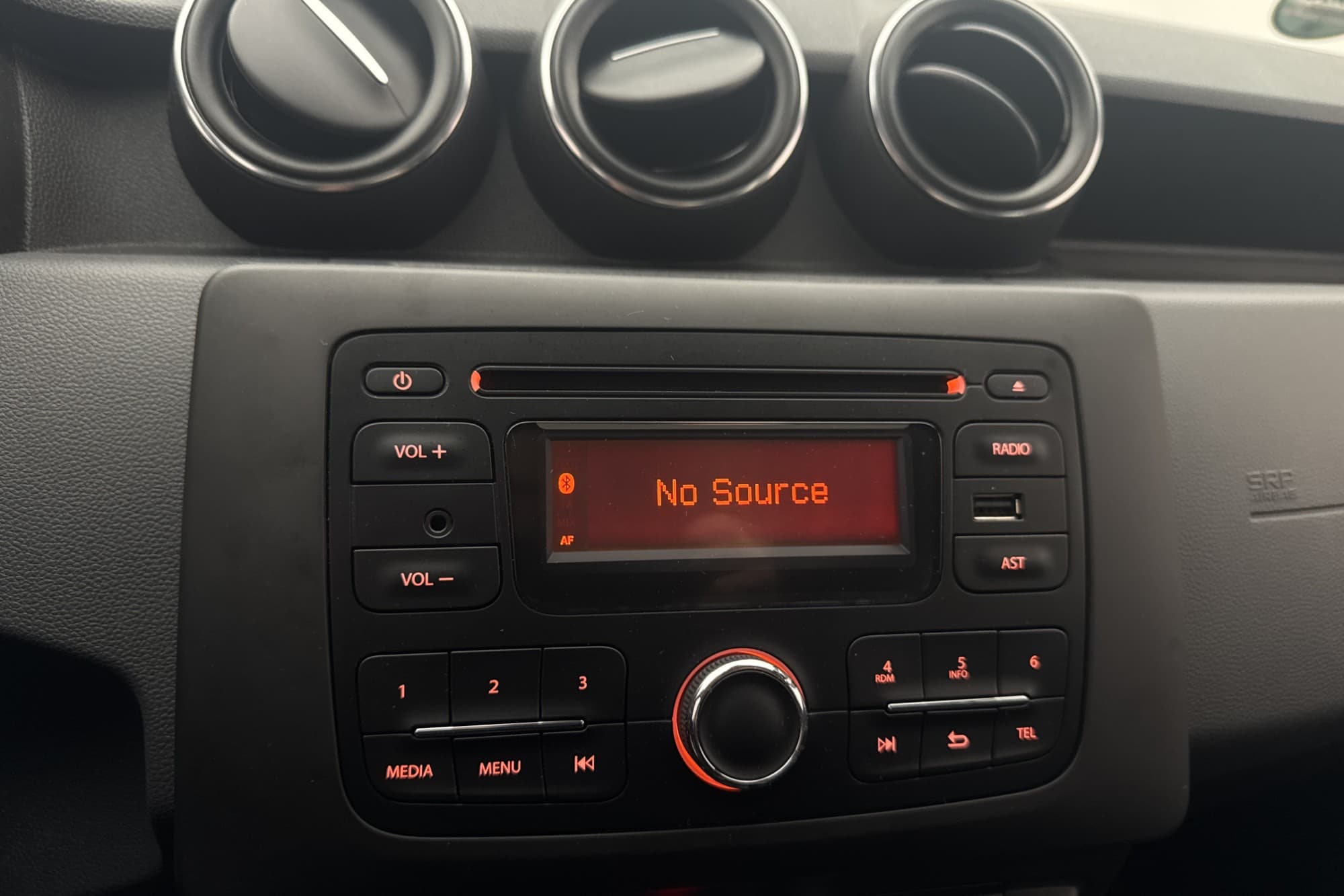 Dacia Duster 1.6 SCe 115hk P-Sensorer Farthållare