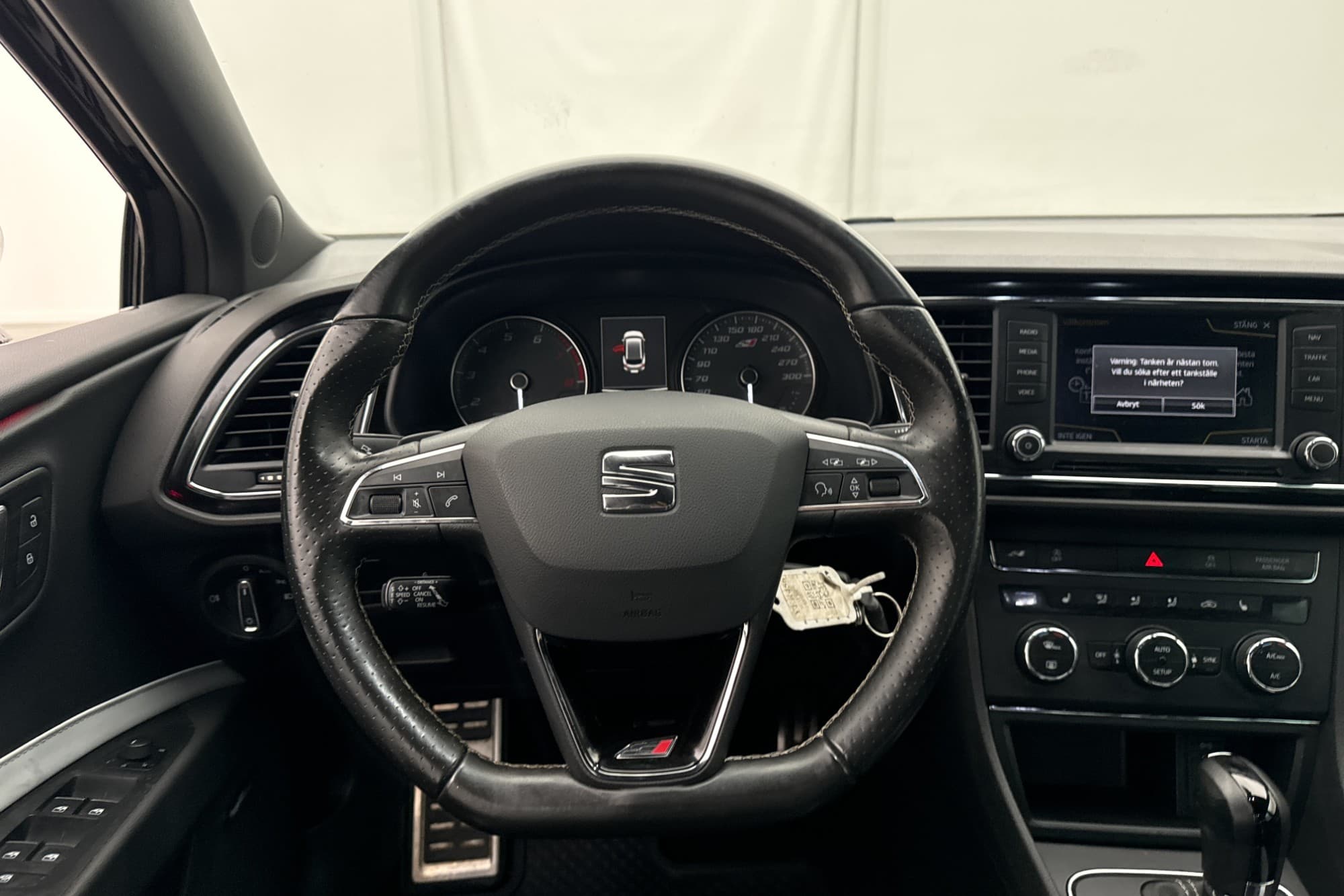 SEAT Leon Cupra ST 290hk Blackline Backkamera Navi CarPlay