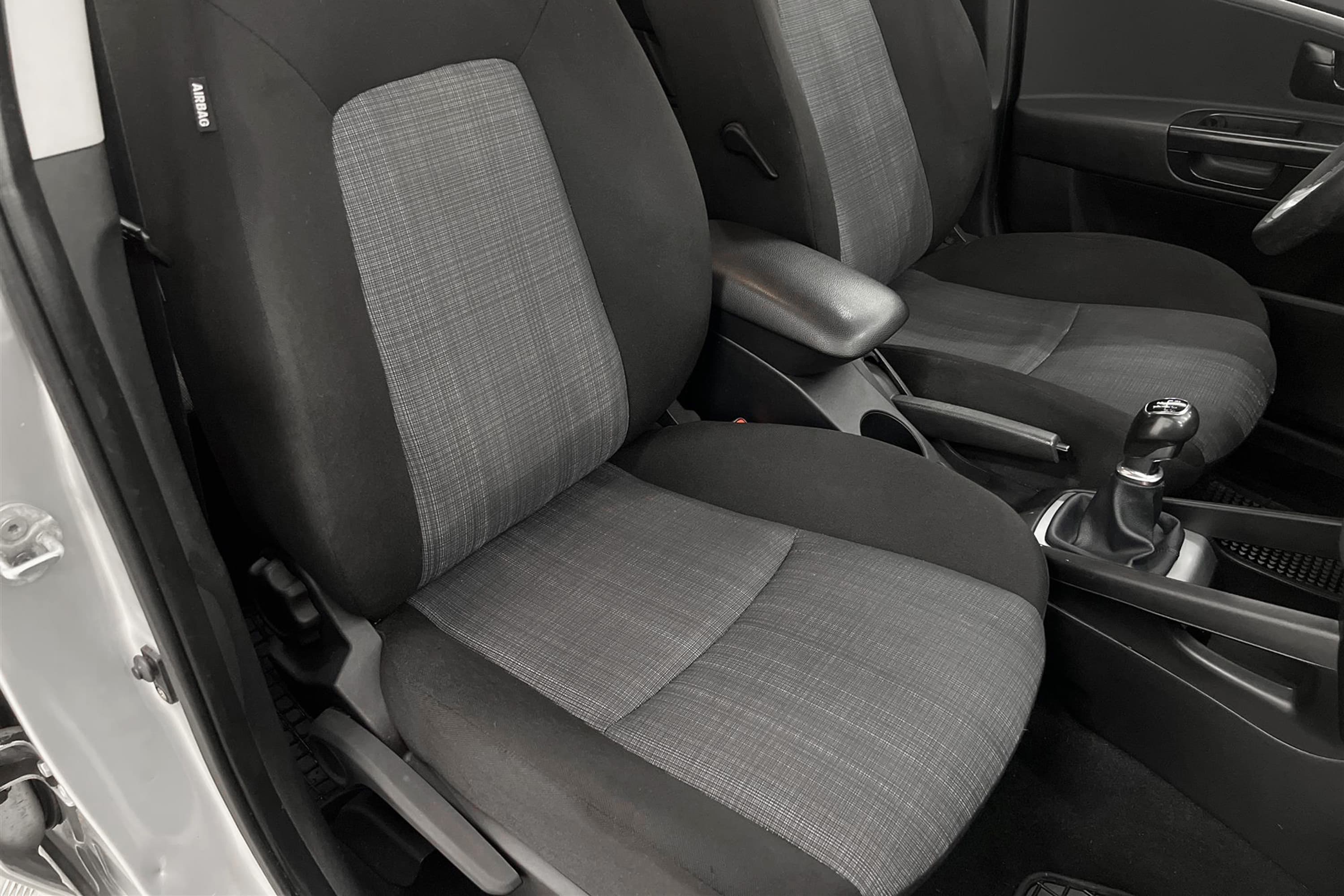 Kia Ceed 1.4 CVVT 90hk M-Värm Nyserv 822kr Skatt 0,49L/mil