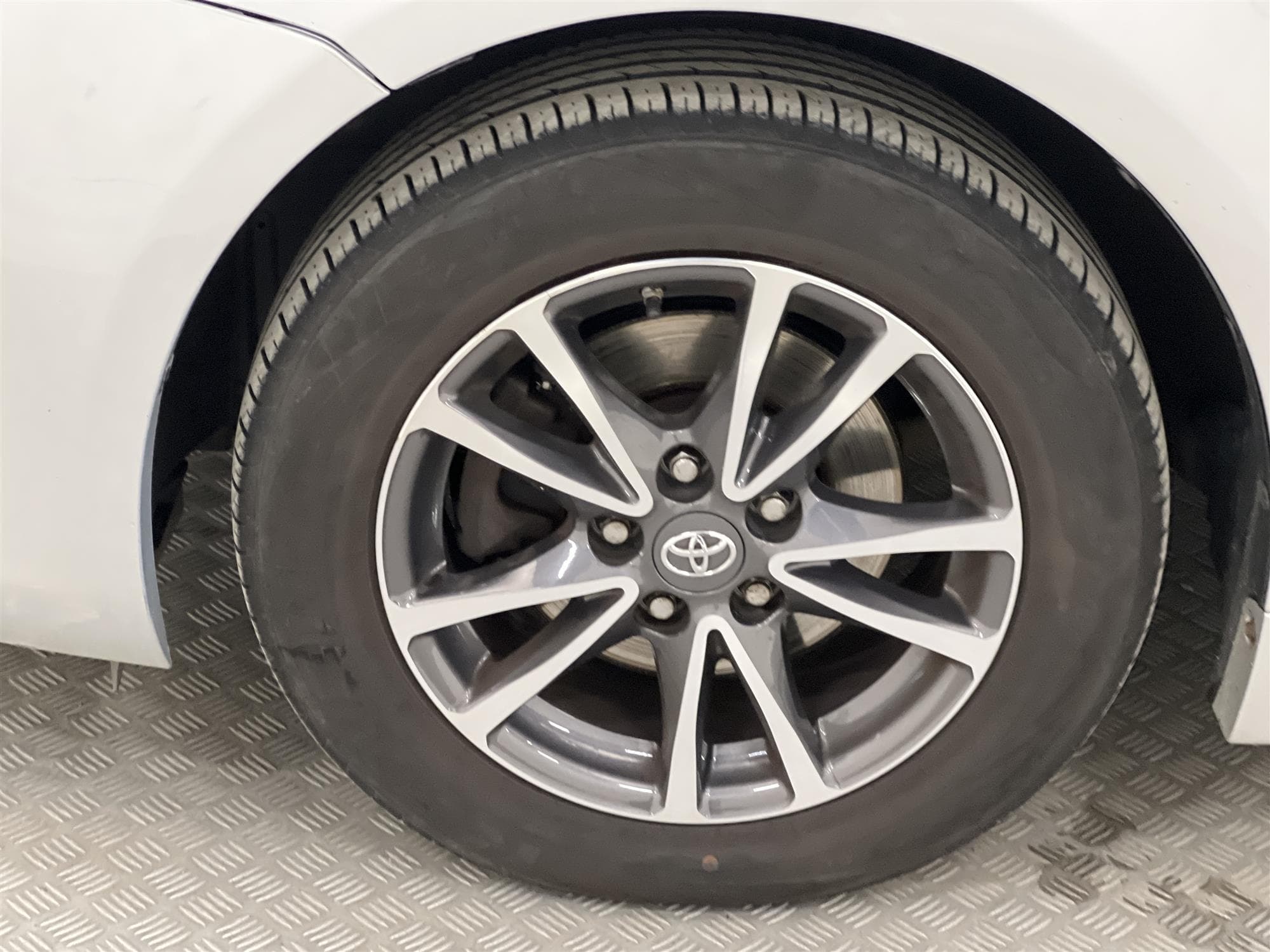 Toyota Avensis 1.8 147hk Drag B-Kam Lane Assist Nyservad