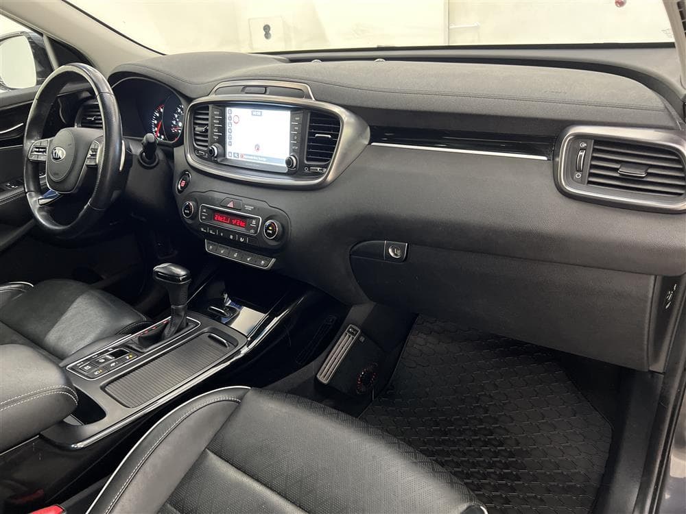Kia Sorento 2.2 CRDi AWD 200hk GT-line M/K-Värmare Drag Panointeriör