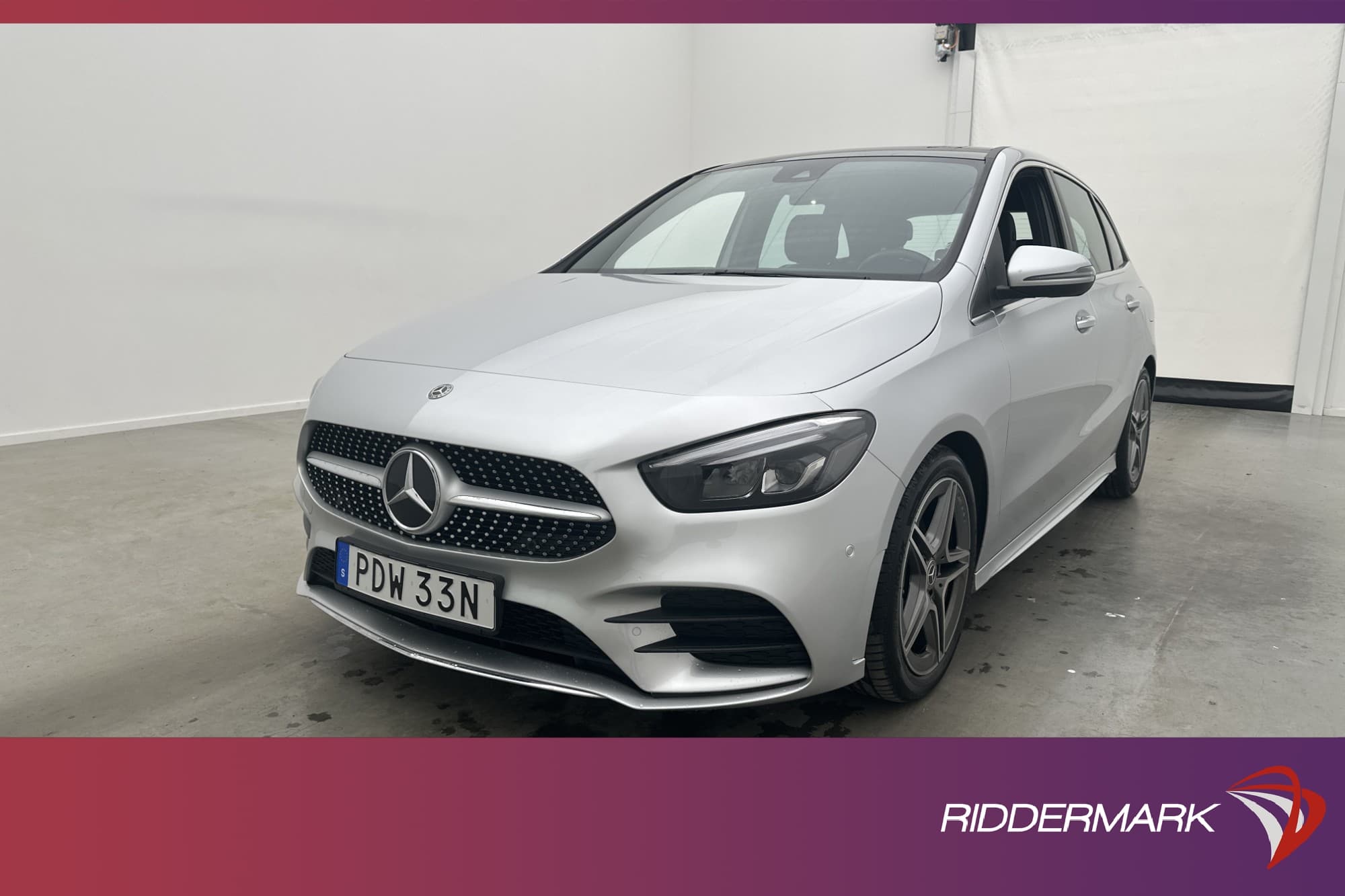 Mercedes-Benz B 200 d AMG Pano Widescreen Kamera Navi Drag