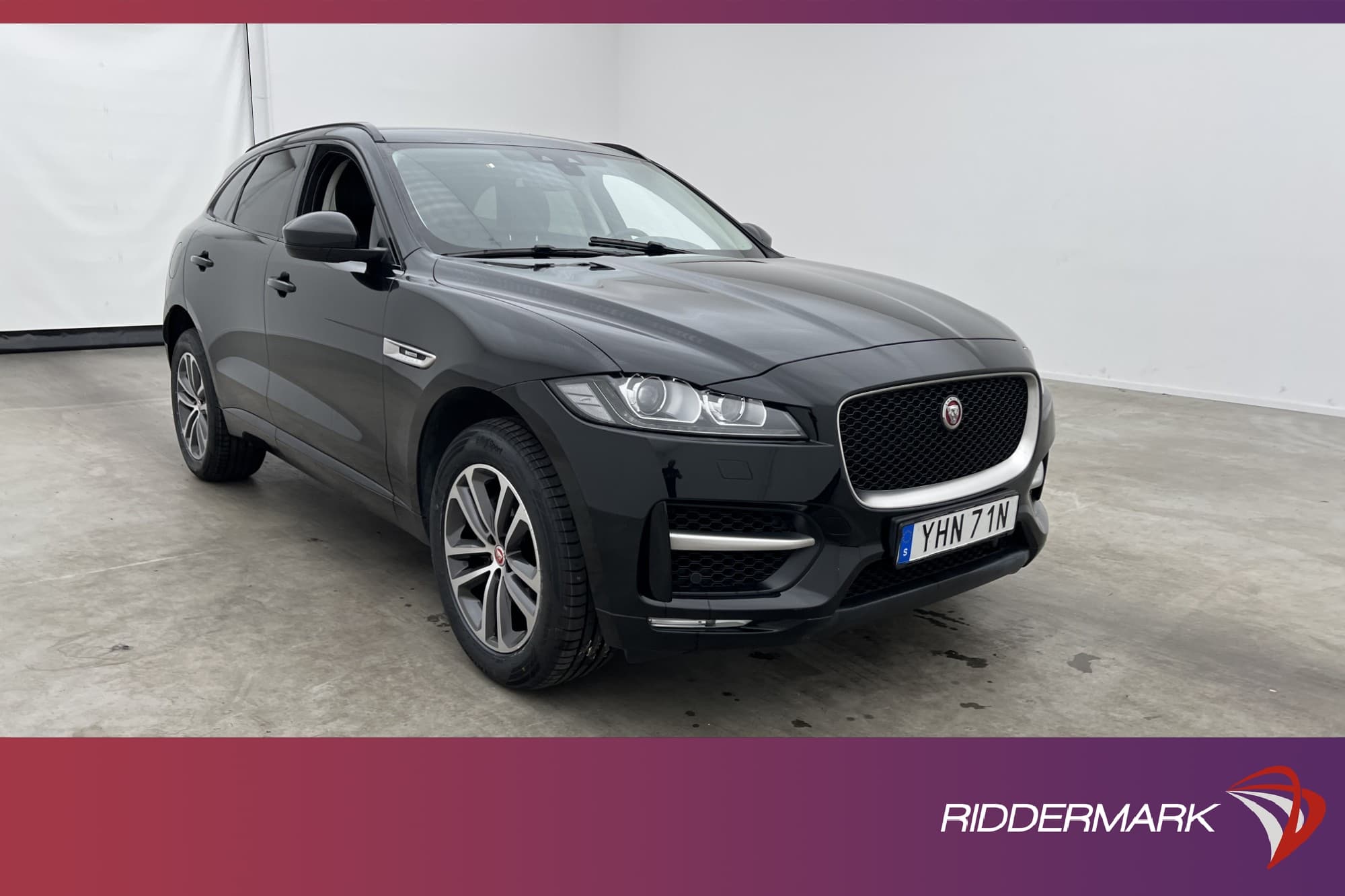 Jaguar F-Pace 25t AWD 250hk R-Sport Meridian Navi Drag