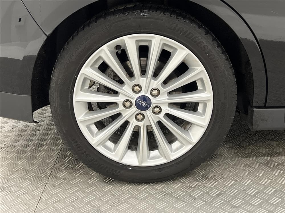 Ford C-Max 1.5 EcoBoost 150hk Backkamera Nyservad Drag