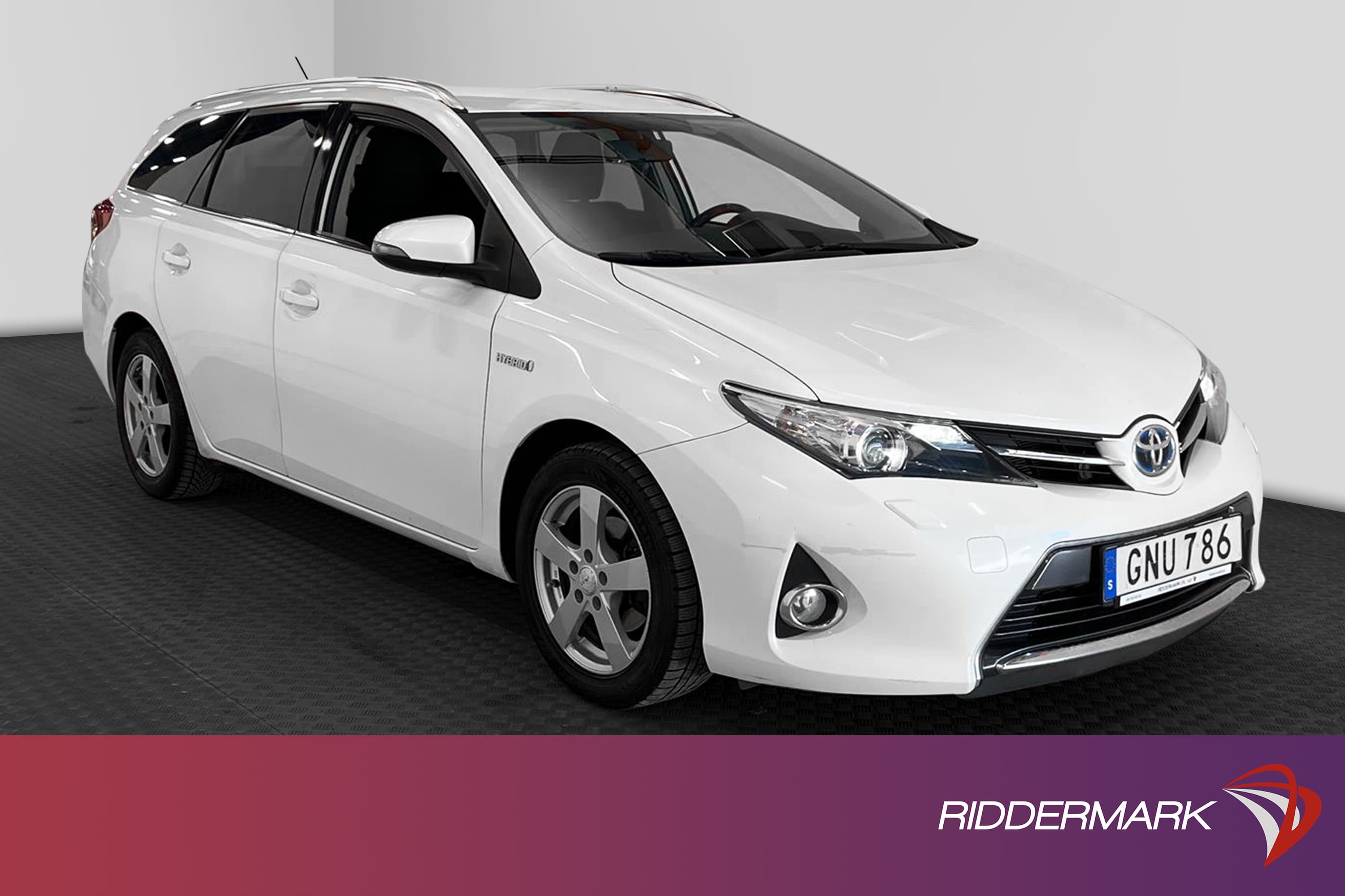 Toyota Auris Hybrid e-CVT 136hk B-Kam 360kr Skatt 0,39L/mil 