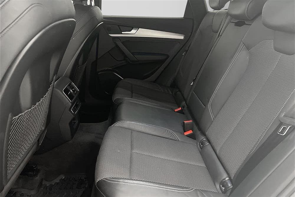 Audi Q5 40 TDI Quattro 190hk S-line Värmare Drag 0,53l/milinteriör