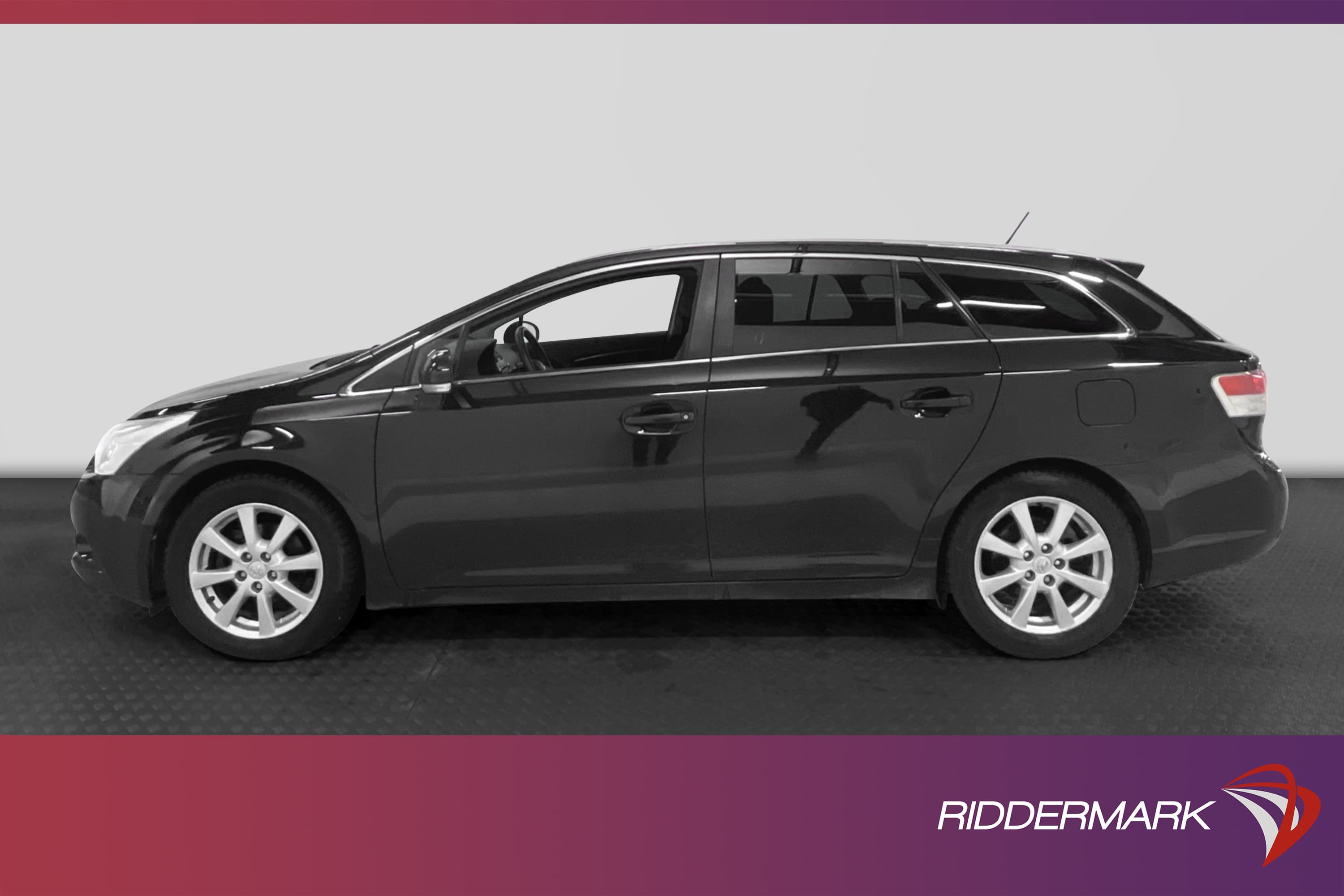 Toyota Avensis 2.0 152hk