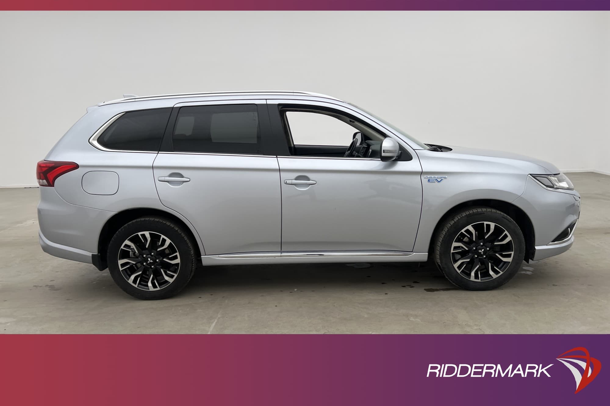 Mitsubishi Outlander PHEV 4WD