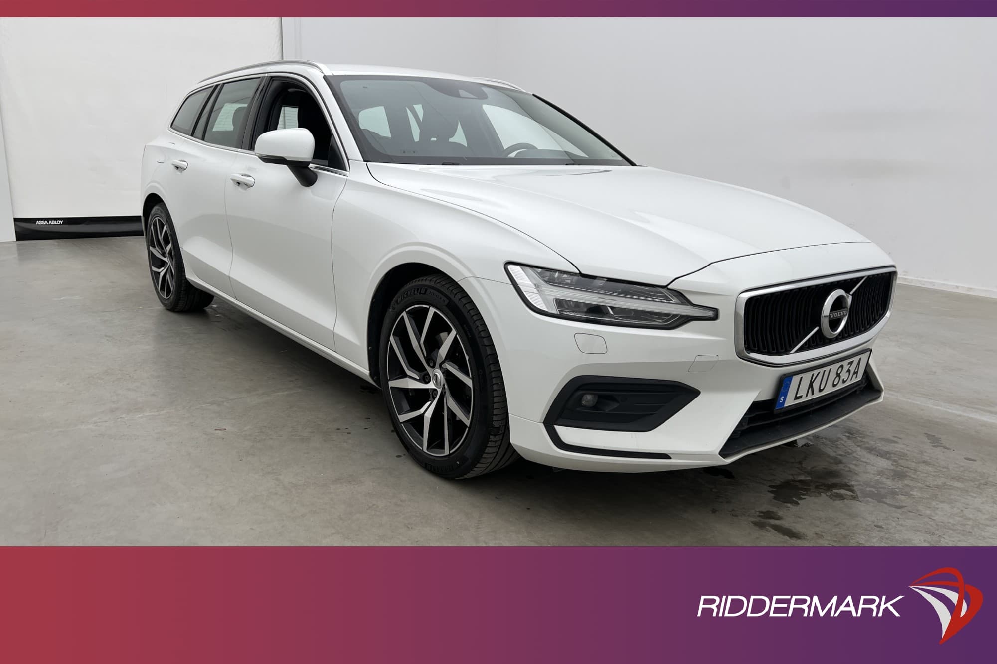Volvo V60 D4 190hk Advanced VOC Värmare CarPlay P-Sensorer