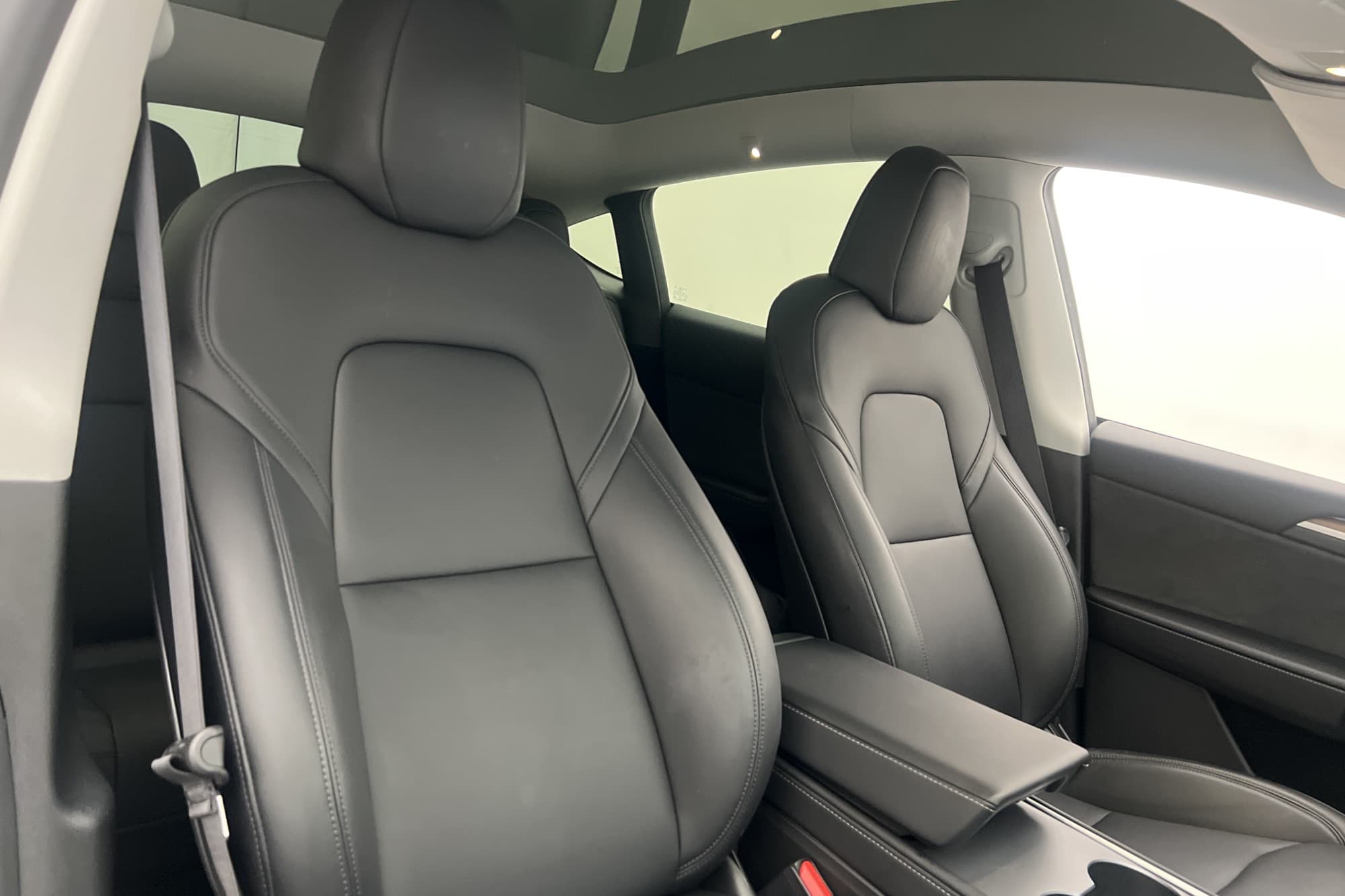 Tesla Model Y Long Range AWD Dragkrok En-brukare Autopilot
